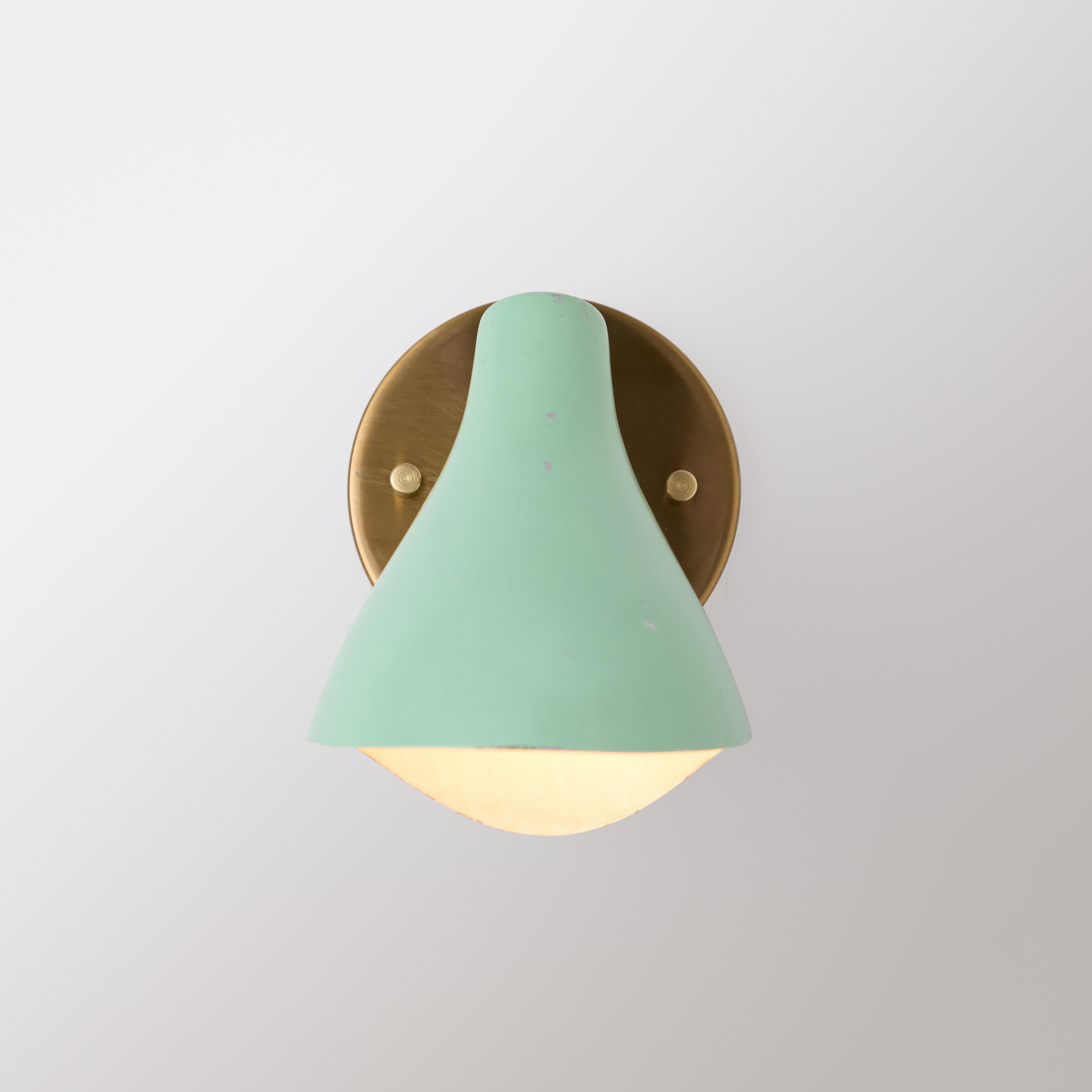 Model 10 'Lilly' Sconces by Gino Sarfatti for Arteluce In Good Condition For Sale In Los Angeles, CA