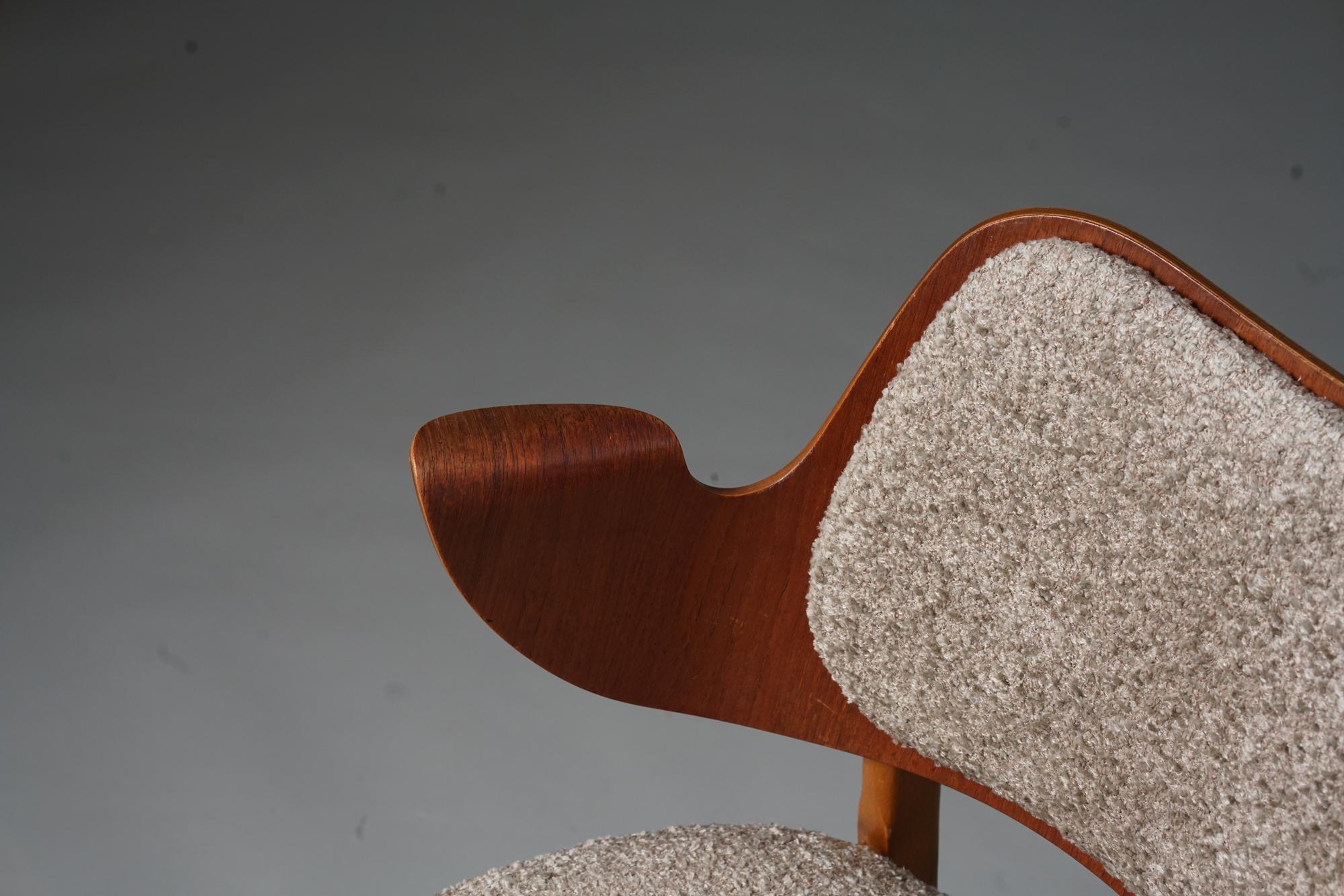 Model 107 Armchair, Hans Olsen, Denmark, 1960s In Good Condition In Helsinki, Uusimaa