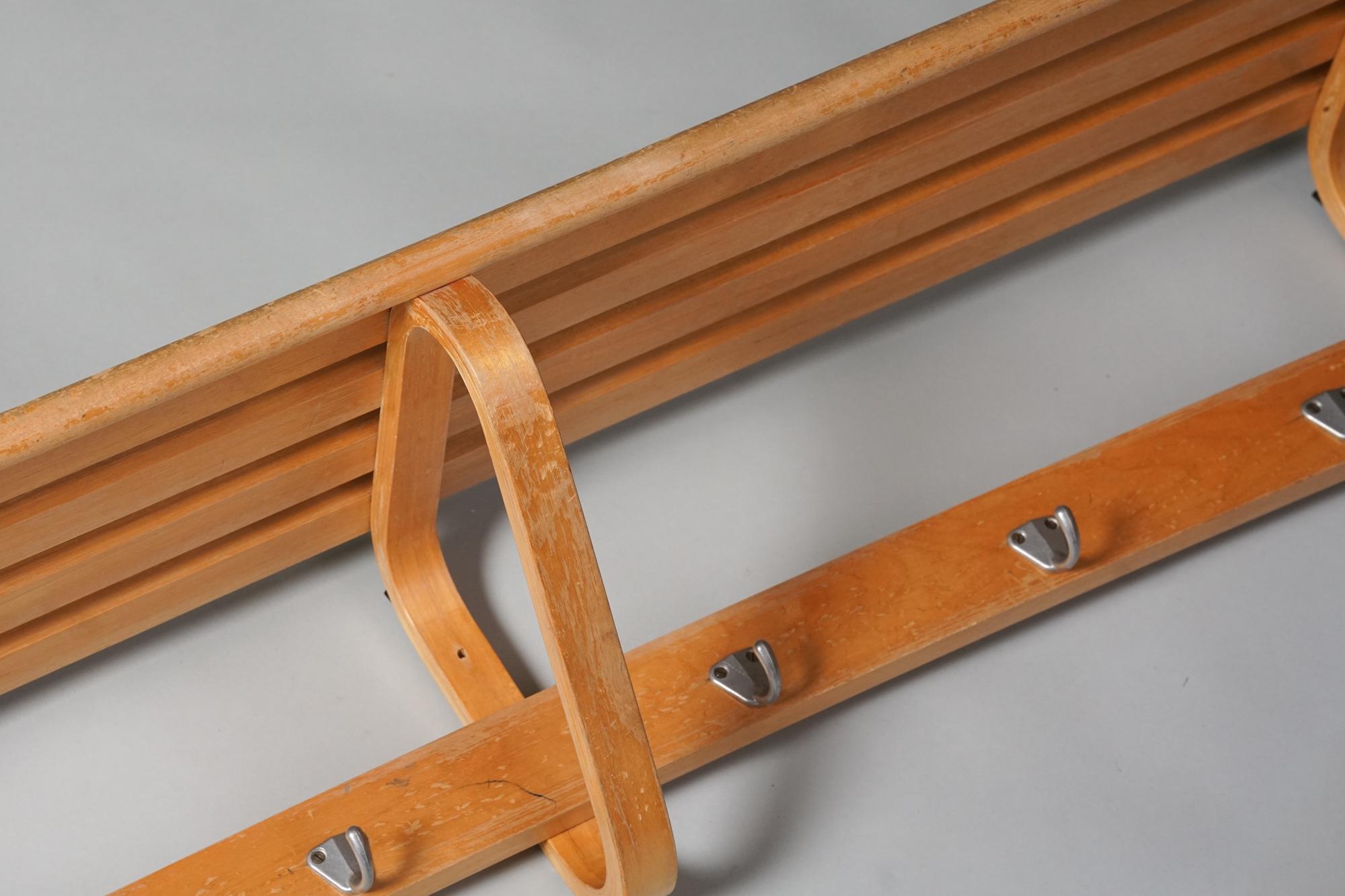 Model 109 Coat Rack, Alvar Aalto, 1950s In Good Condition In Helsinki, Uusimaa