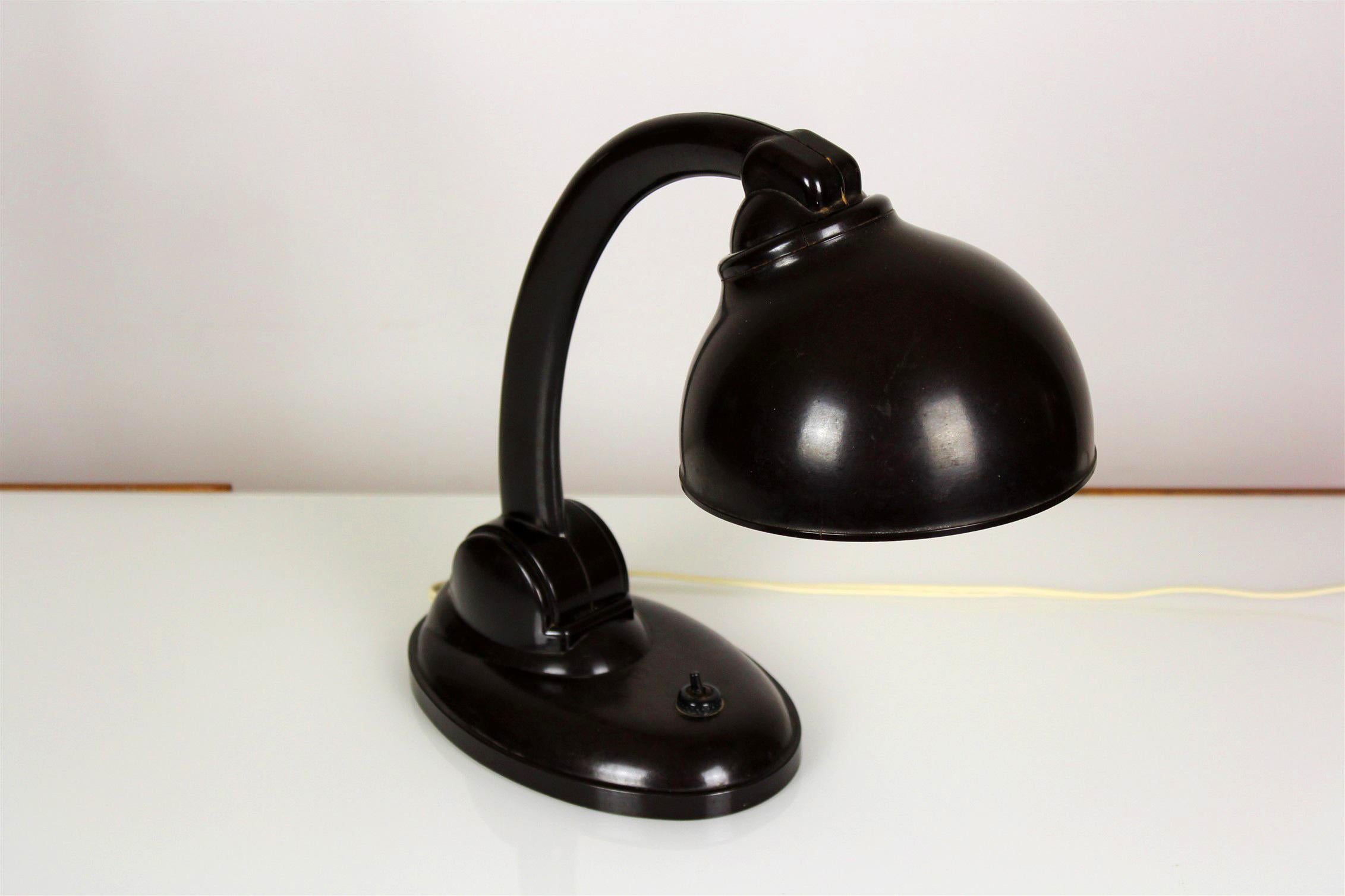 Mid-20th Century Model 11126 Bakelite Table Lamp by Eric Kirkman Cole, 1930s
