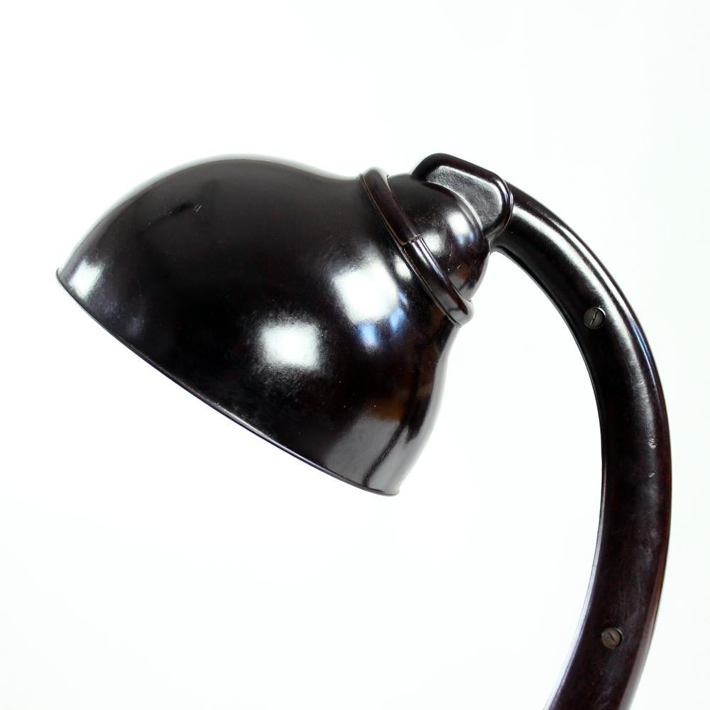 Model 11126 Bakelite Table Lamp By Eric Kirkman Cole, 1930s For Sale 3