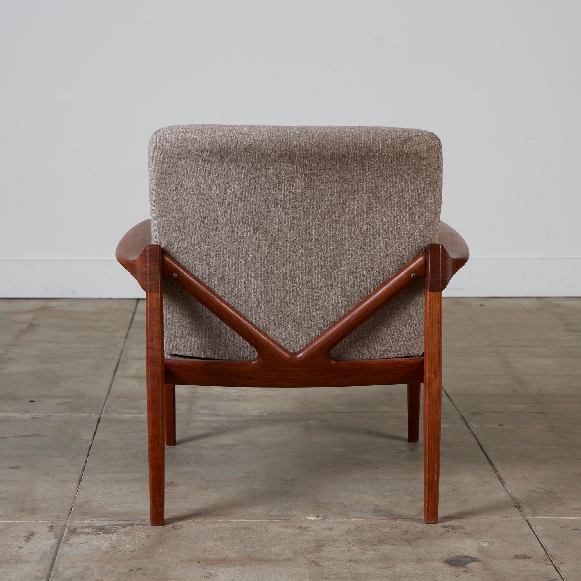 Model 125 Lounge Chair by Tove & Edvard Kindt-Larsen for France & Son In Excellent Condition In Los Angeles, CA