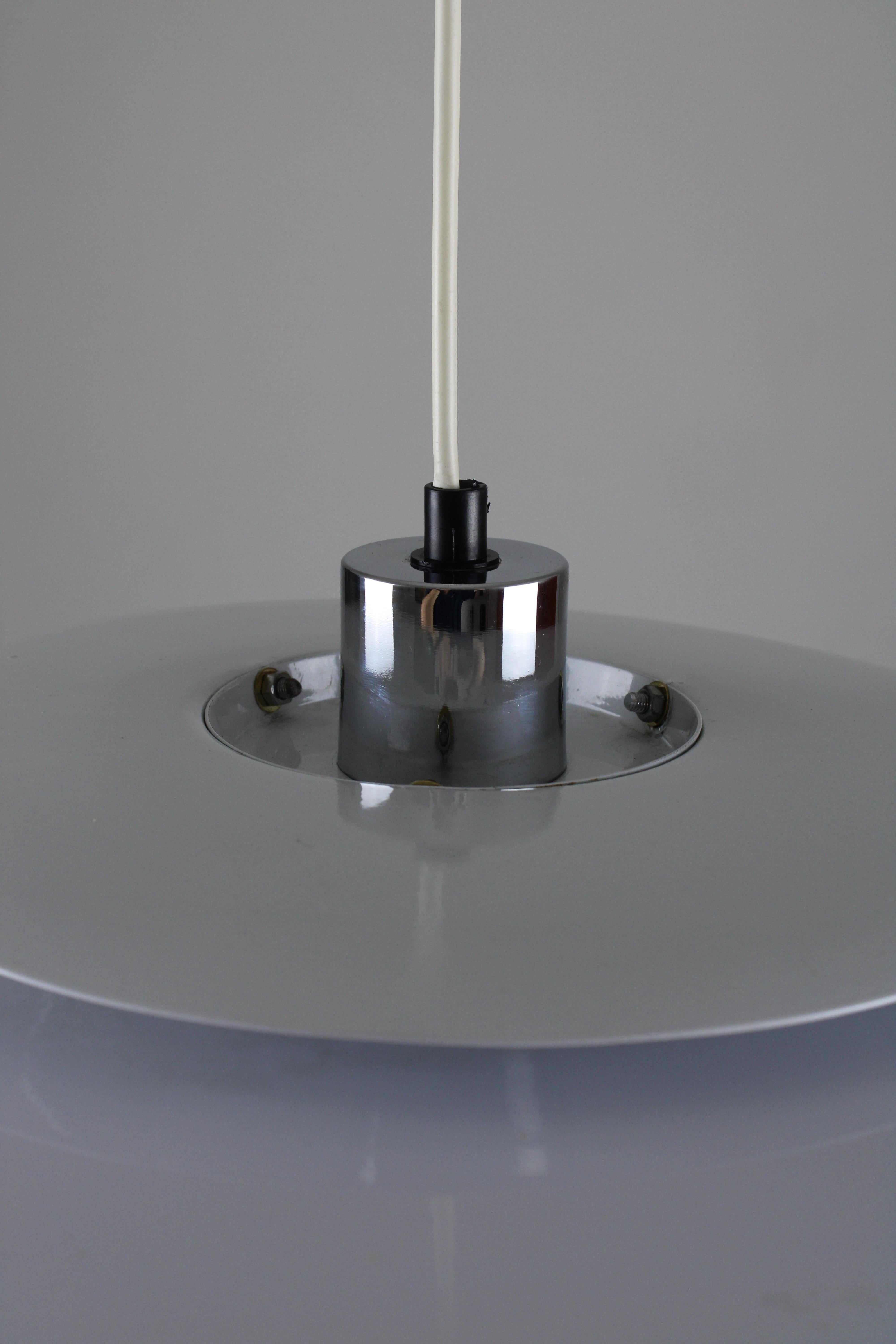 Model 1262 Pendant Lamp by Stilnovo, 1960s In Good Condition For Sale In UTRECHT, NL