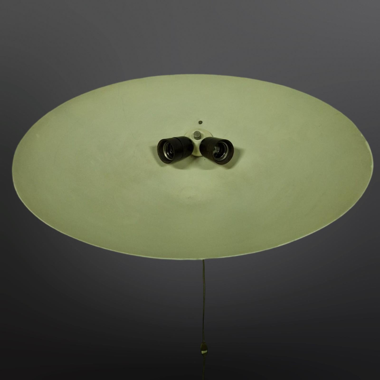 Deckenleuchte Modell 131 von Giuseppe Ostuni für Oluce, Italien 1950er Jahre (Space Age) im Angebot