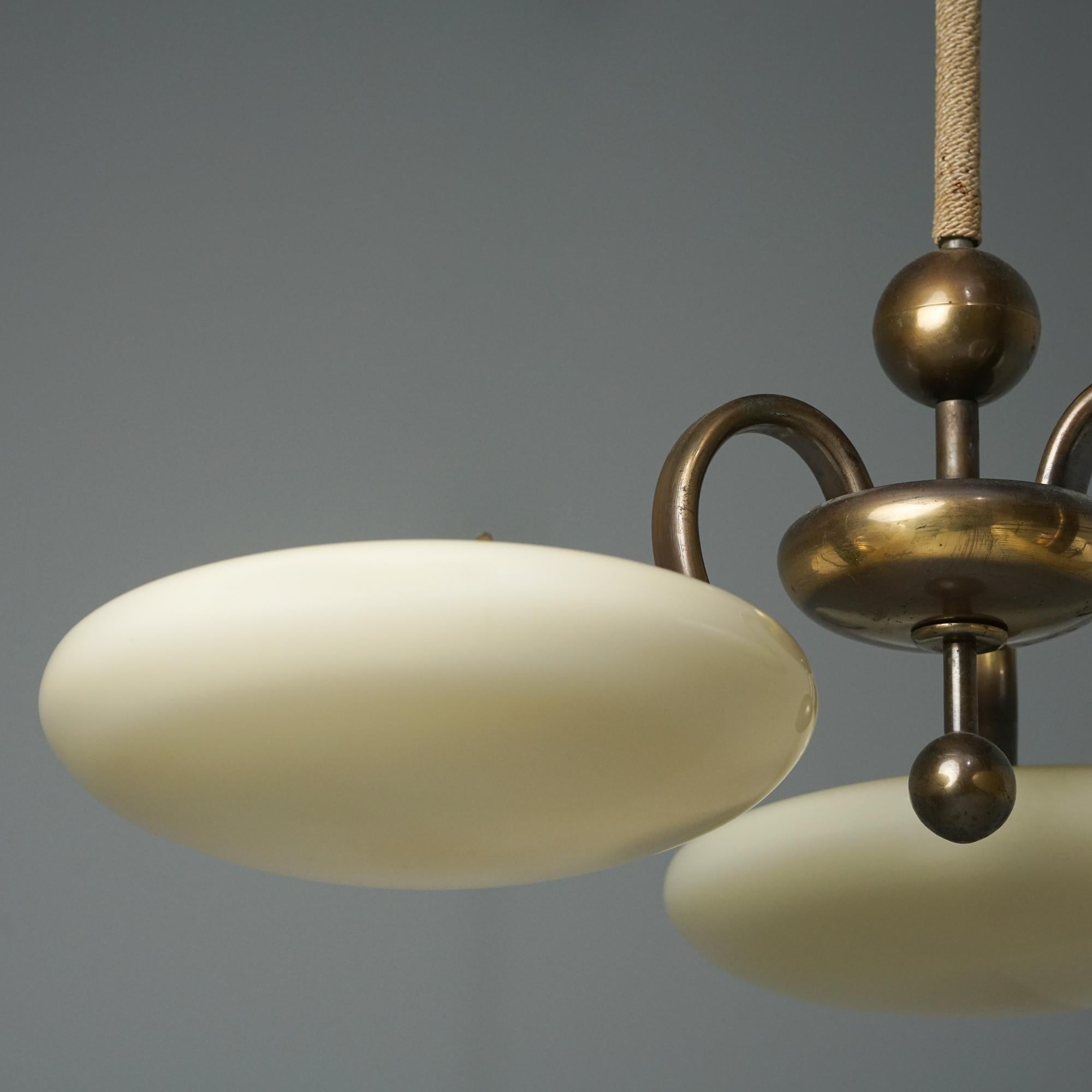 Colgante Art Decó Modelo 1425, Paavo Tynell, Taito Oy, años 1930/1940 Finlandés en venta