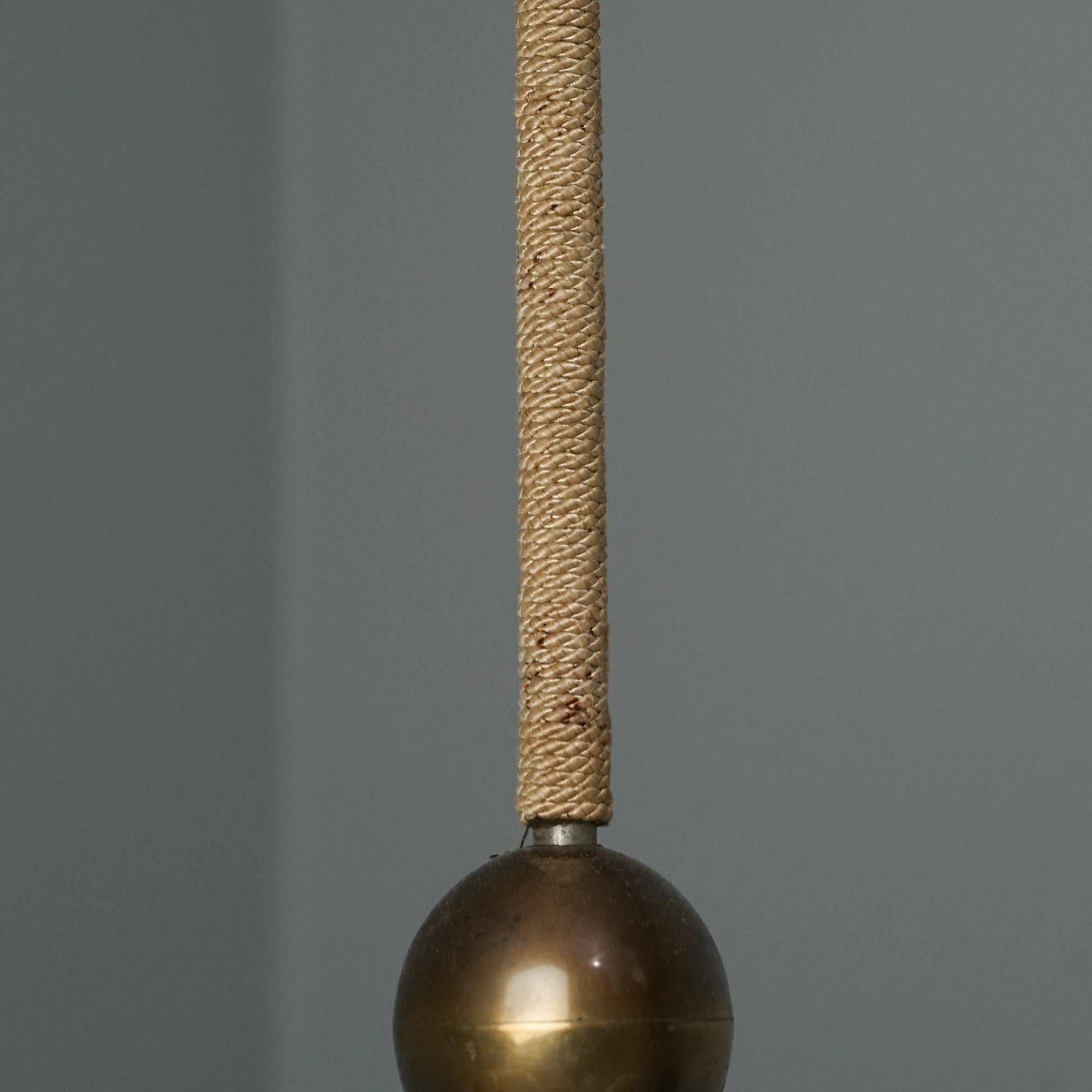 Colgante Art Decó Modelo 1425, Paavo Tynell, Taito Oy, años 1930/1940 en Bueno estado para la venta en Helsinki, Uusimaa