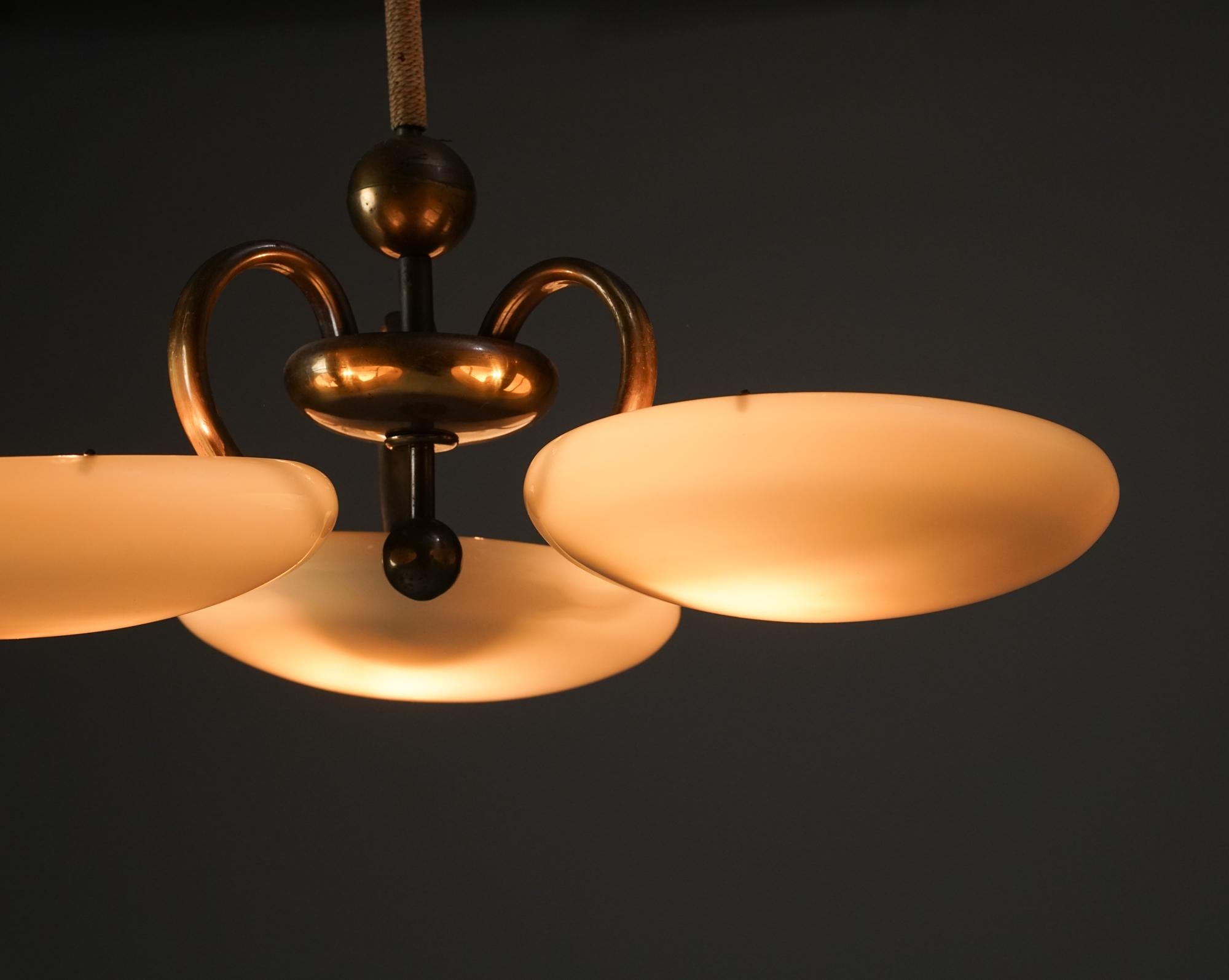 Colgante Art Decó Modelo 1425, Paavo Tynell, Taito Oy, años 1930/1940 en venta 2