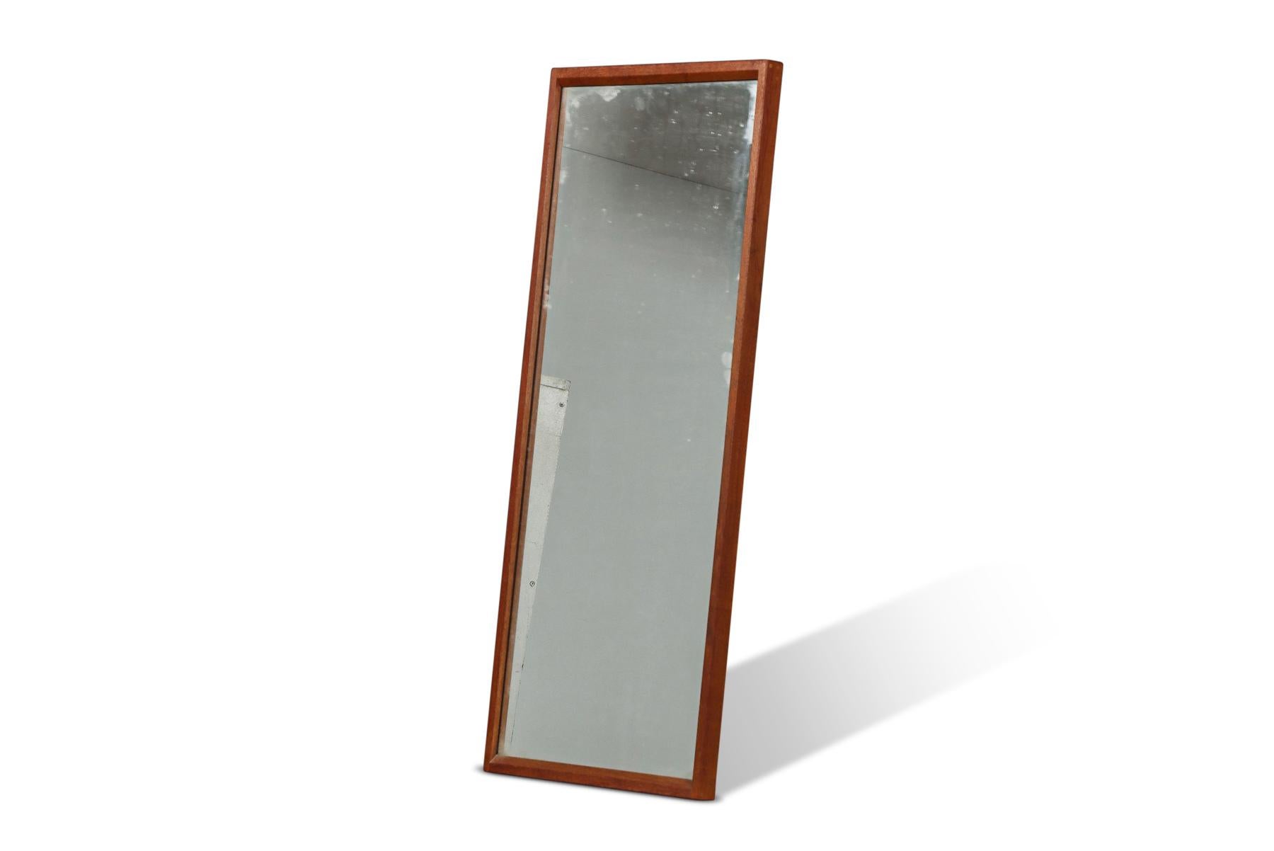 Danois Miroir en teck Modèle 145 d'Aaksel Kjersgaard en vente