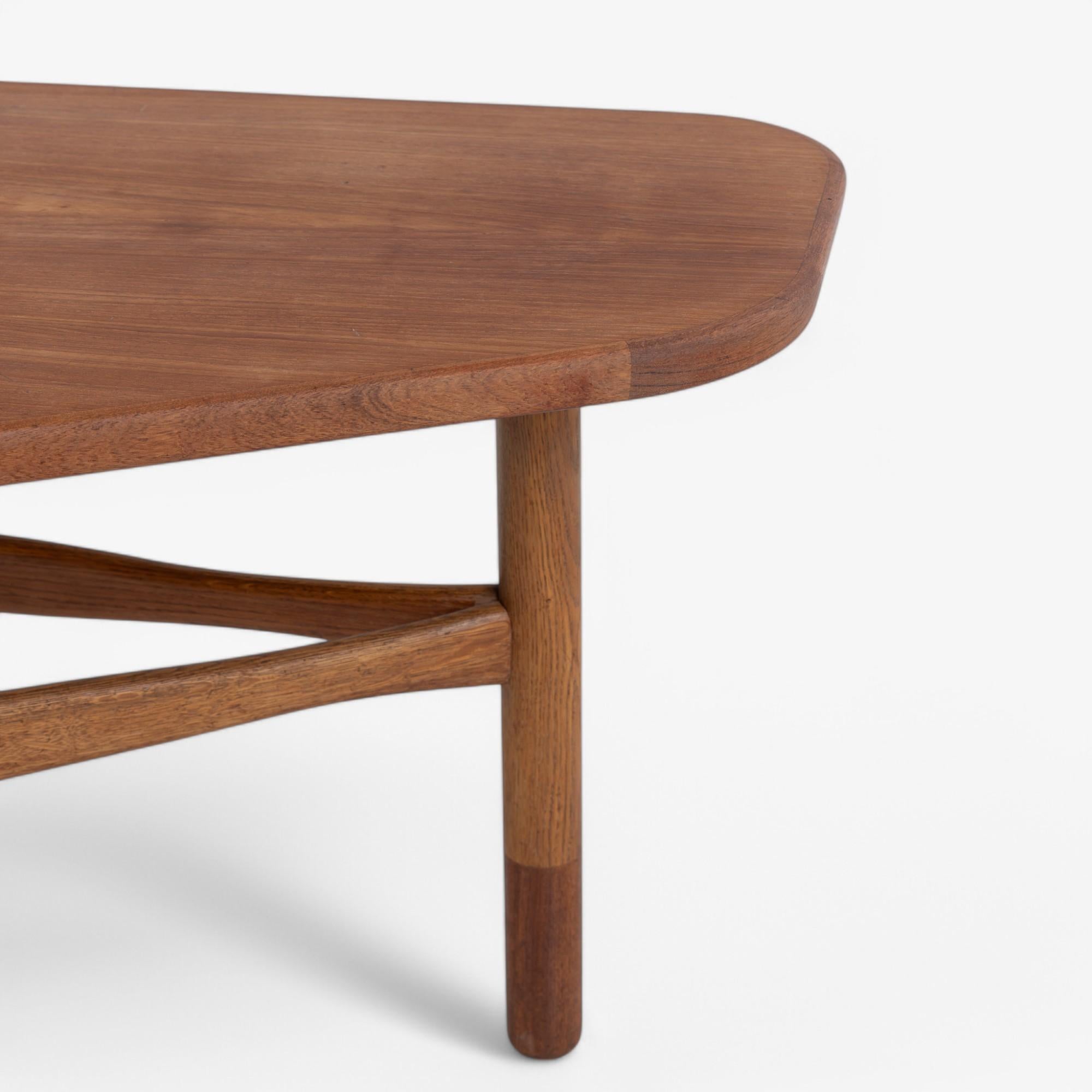 Modell 1450 - Couchtisch aus Teakholz von Yngve Ekström (Eichenholz) im Angebot