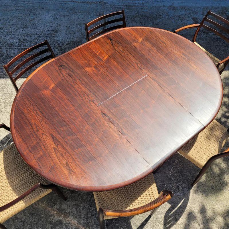 Model 15 Round Dining Table in Rosewood by Niels Møller In Good Condition In Warminster, GB
