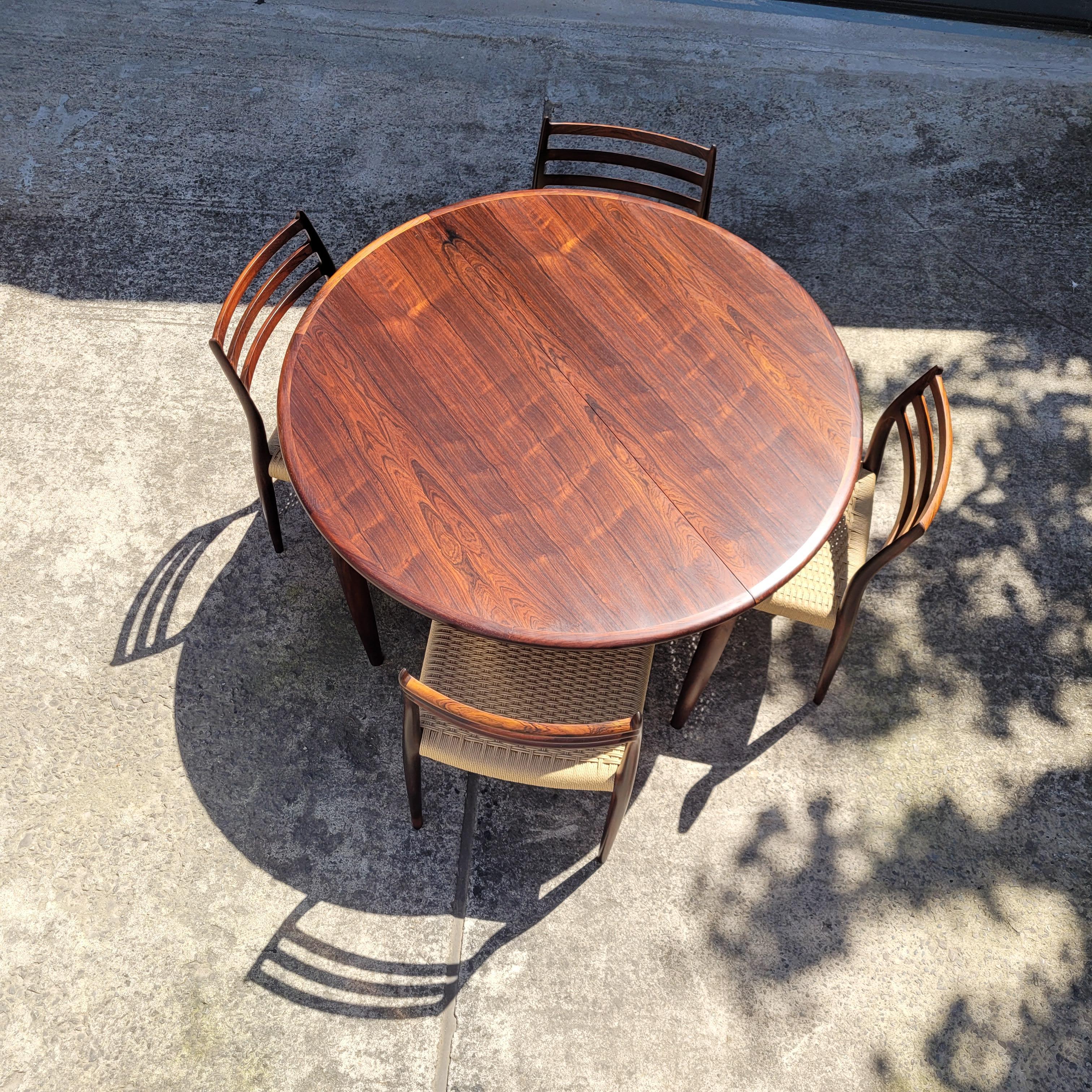 Model 15 Round Dining Table in Rosewood by Niels Møller 3