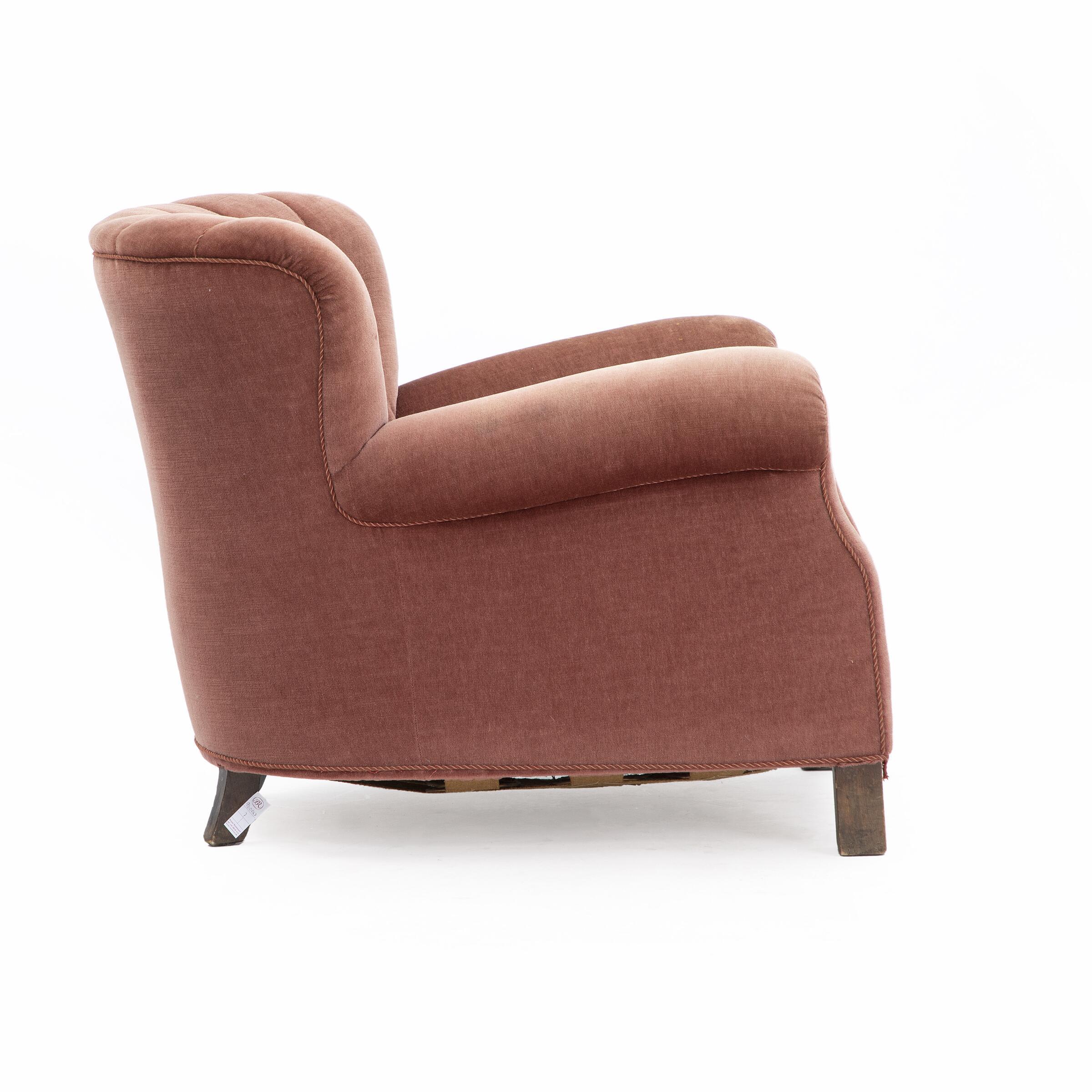 Großer Sessel Modell 1518 aus rosafarbener Samt. Hergestellt bei Fritz Hansen, 1930-40er Jahre. (Dänisch) im Angebot