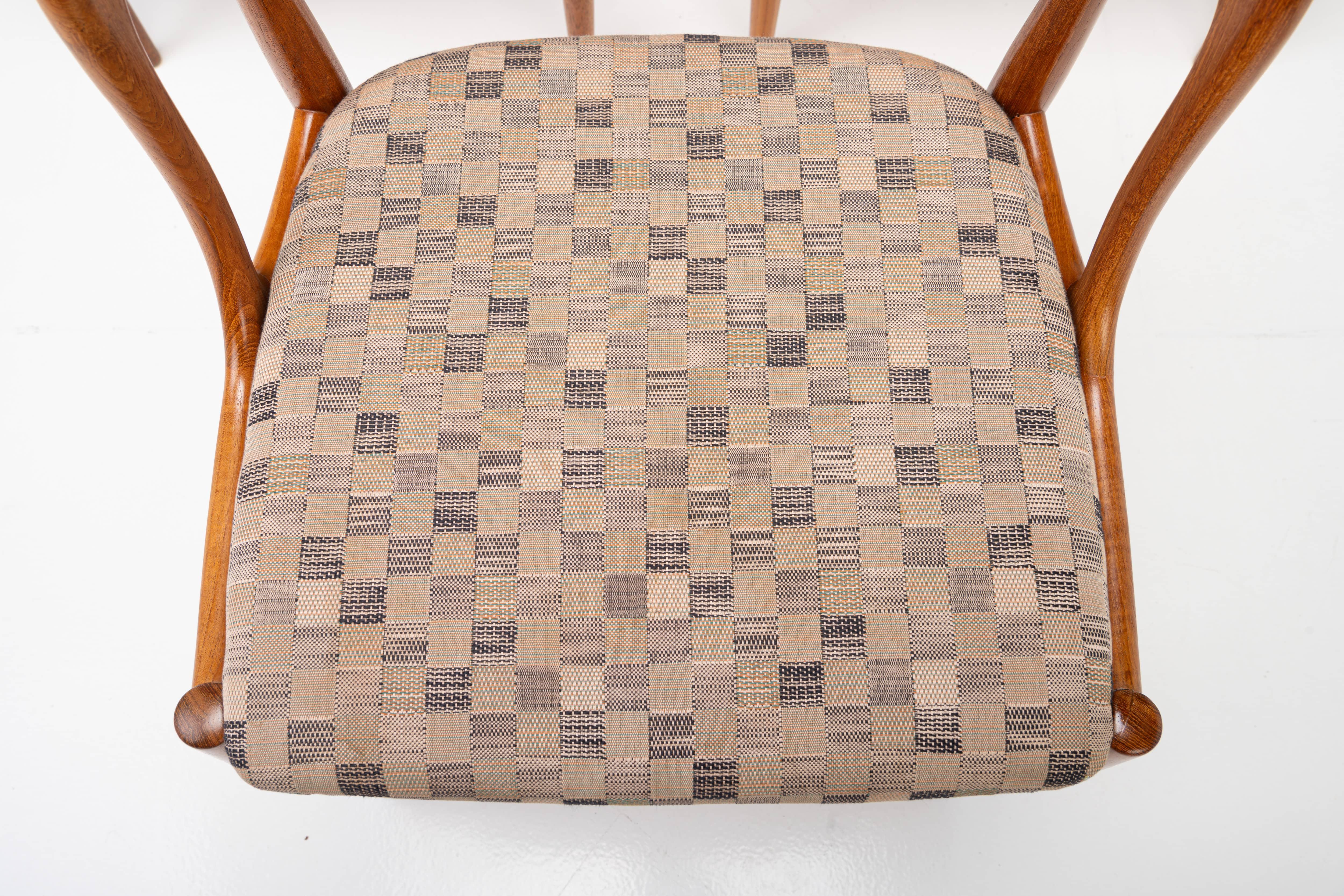 Model 16 Dining Chairs by Johannes Andersen for Uldum Mobelfabrik, Denmark, 1960 In Good Condition In Ranst, VAN