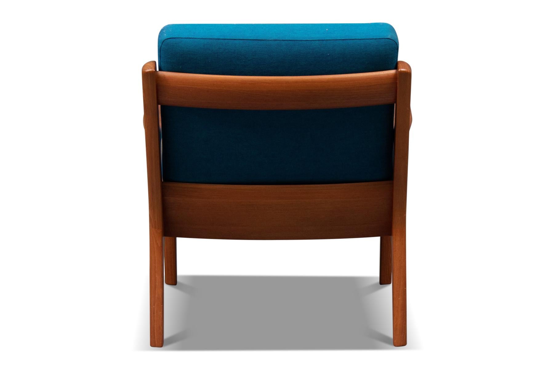 Mid-Century Modern Model 166 Senator Lounge Chair by Ole Wanscher For Sale