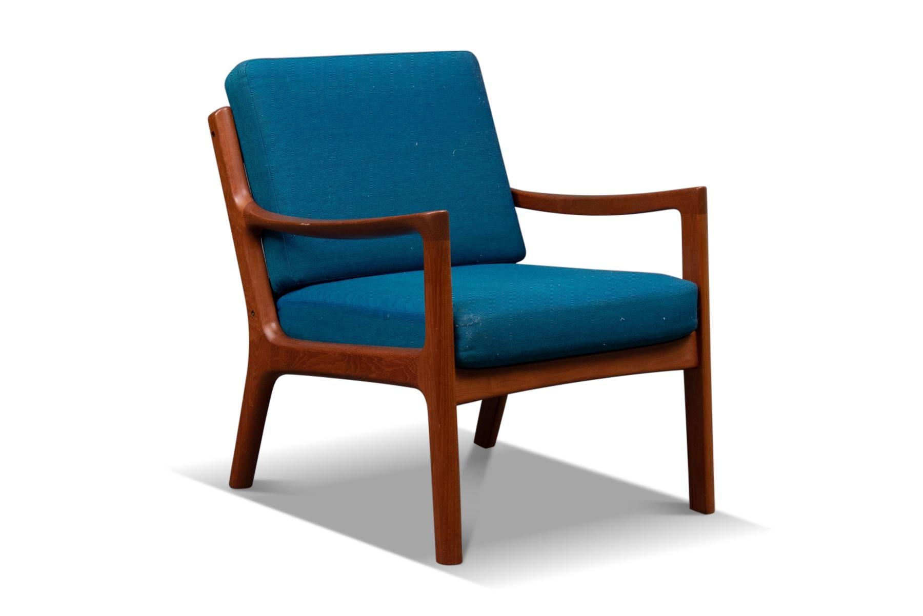 Model 166 Senator Lounge Chair by Ole Wanscher For Sale 1