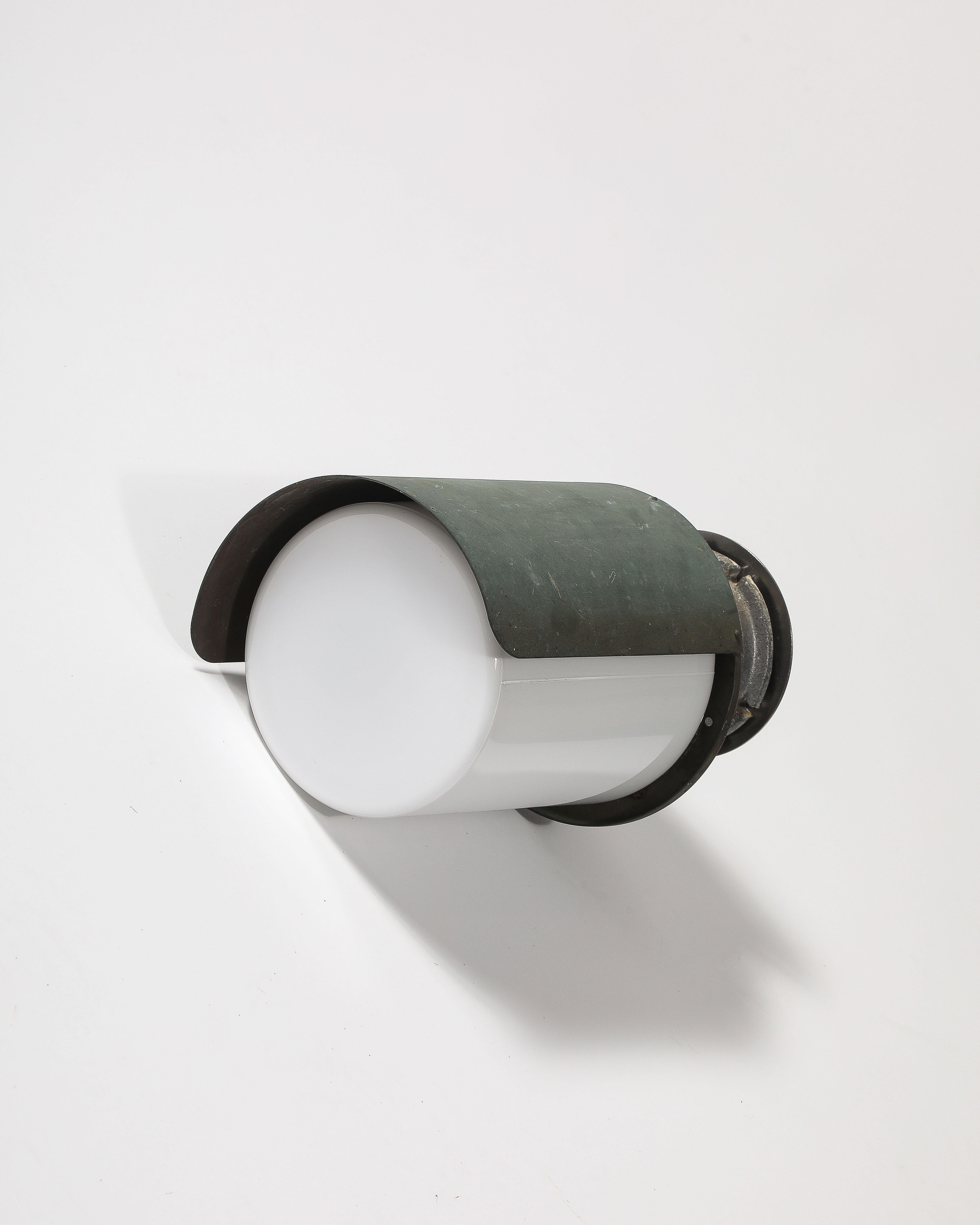 Modelo 17-003 Lámpara de Lisa Johansson-Pape, Finlandia, c. 1930 en Desgastado estado para la venta en New York City, NY