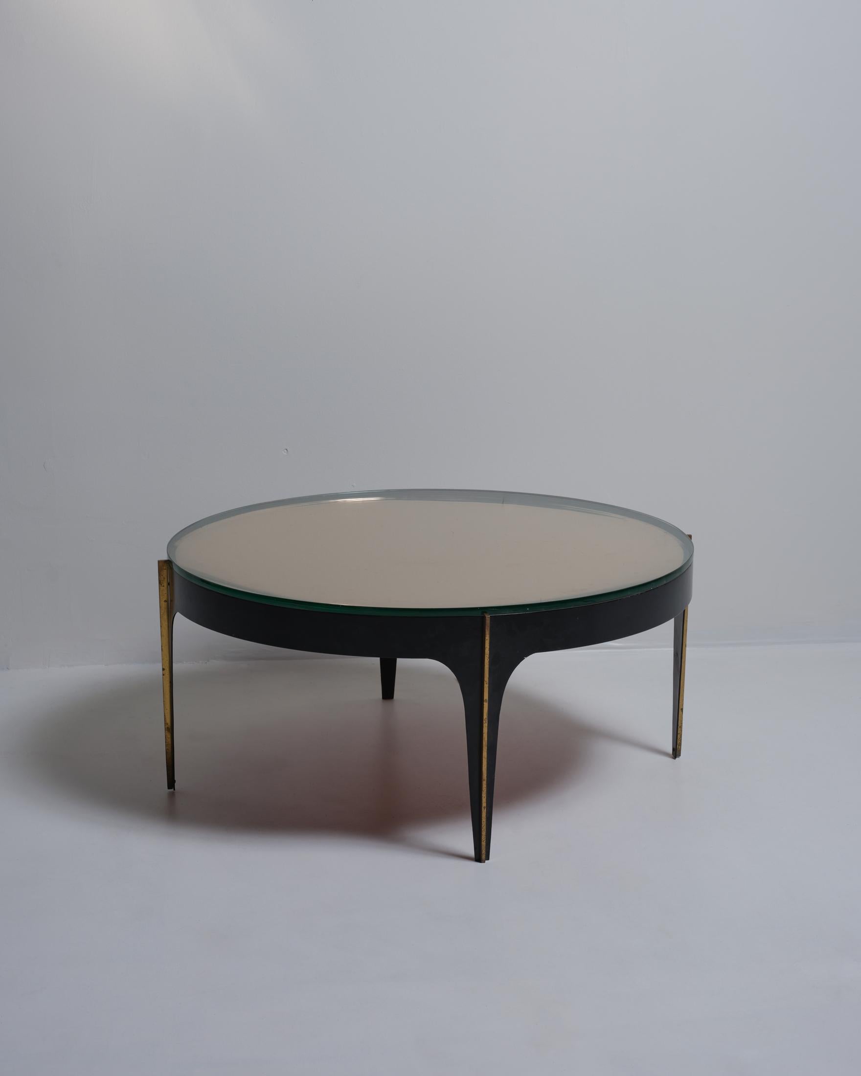 Tisch Modell 1774 von Max Ingrand für Fontana Arte (Emailliert)