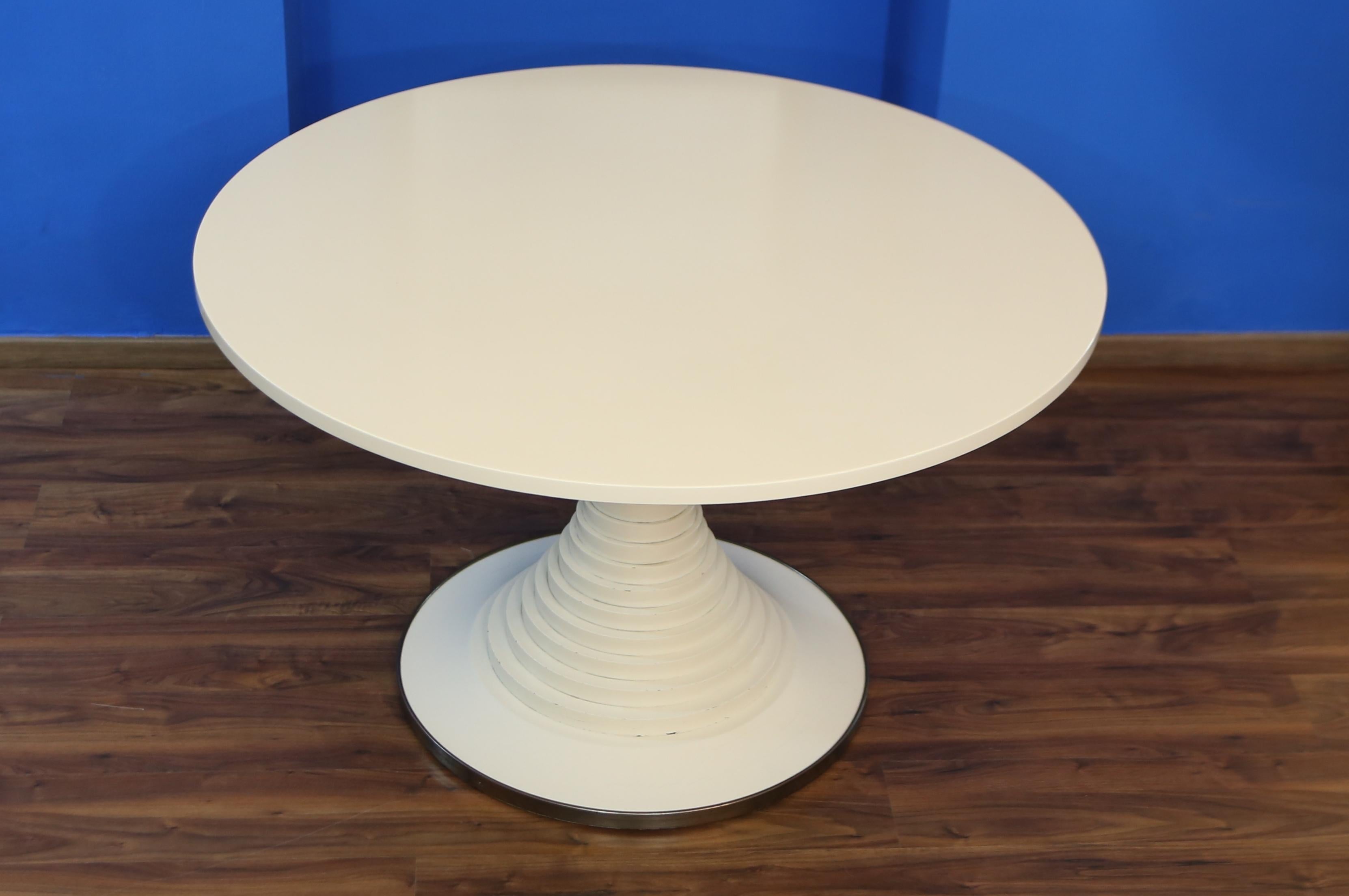 CARLO DE CARLI Dining table in white lacquered rosewood, in original condition, model 180. 