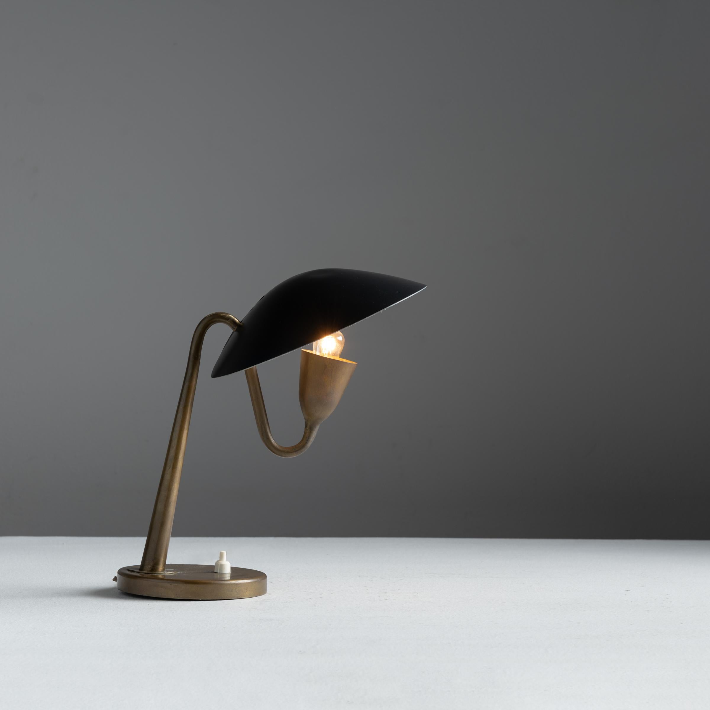 Mid-Century Modern Lampe de bureau Modèle 200 de Giuseppe Ostuni pour Oluce