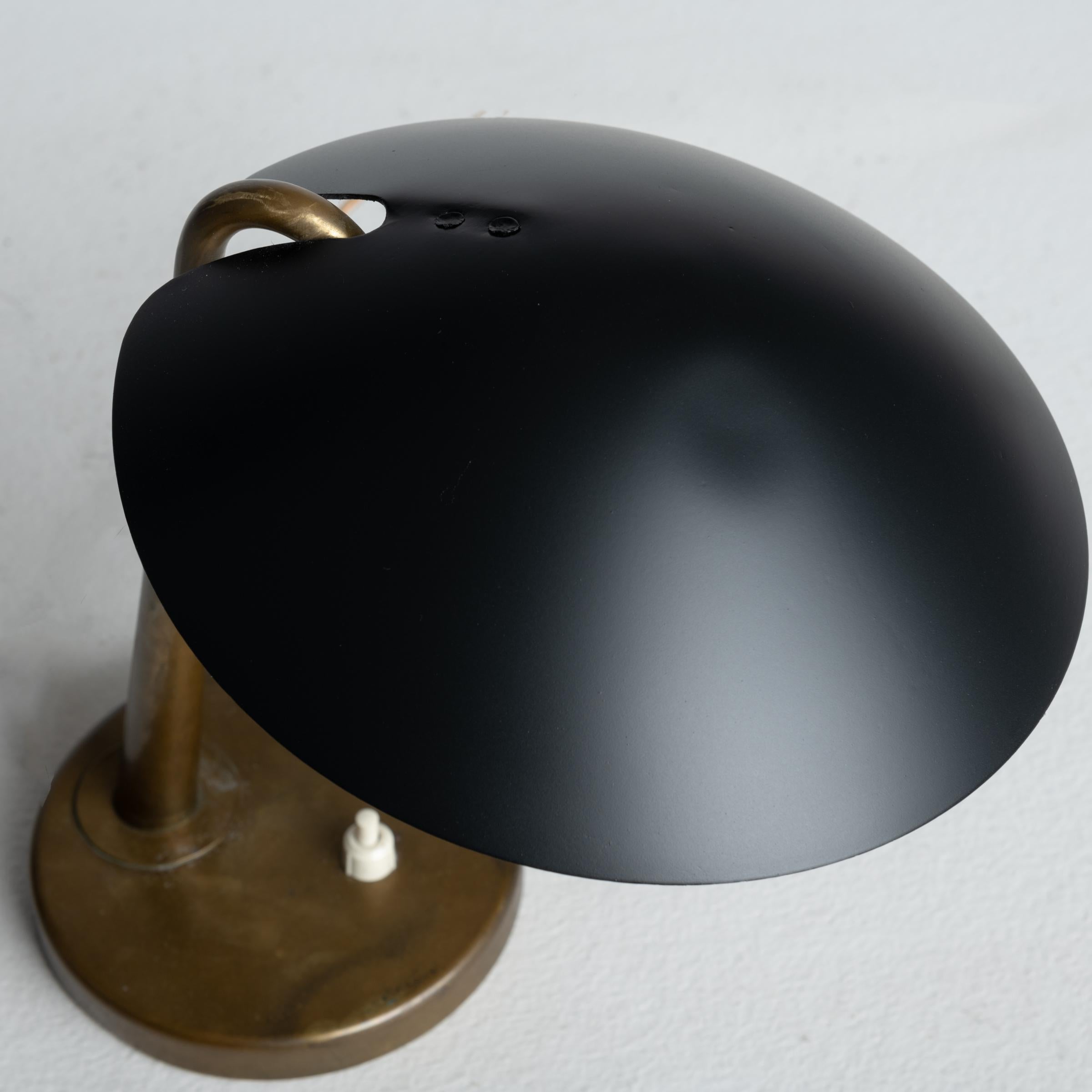 Tischlampe Modell 200 von Giuseppe Ostuni für Oluce (Messing)
