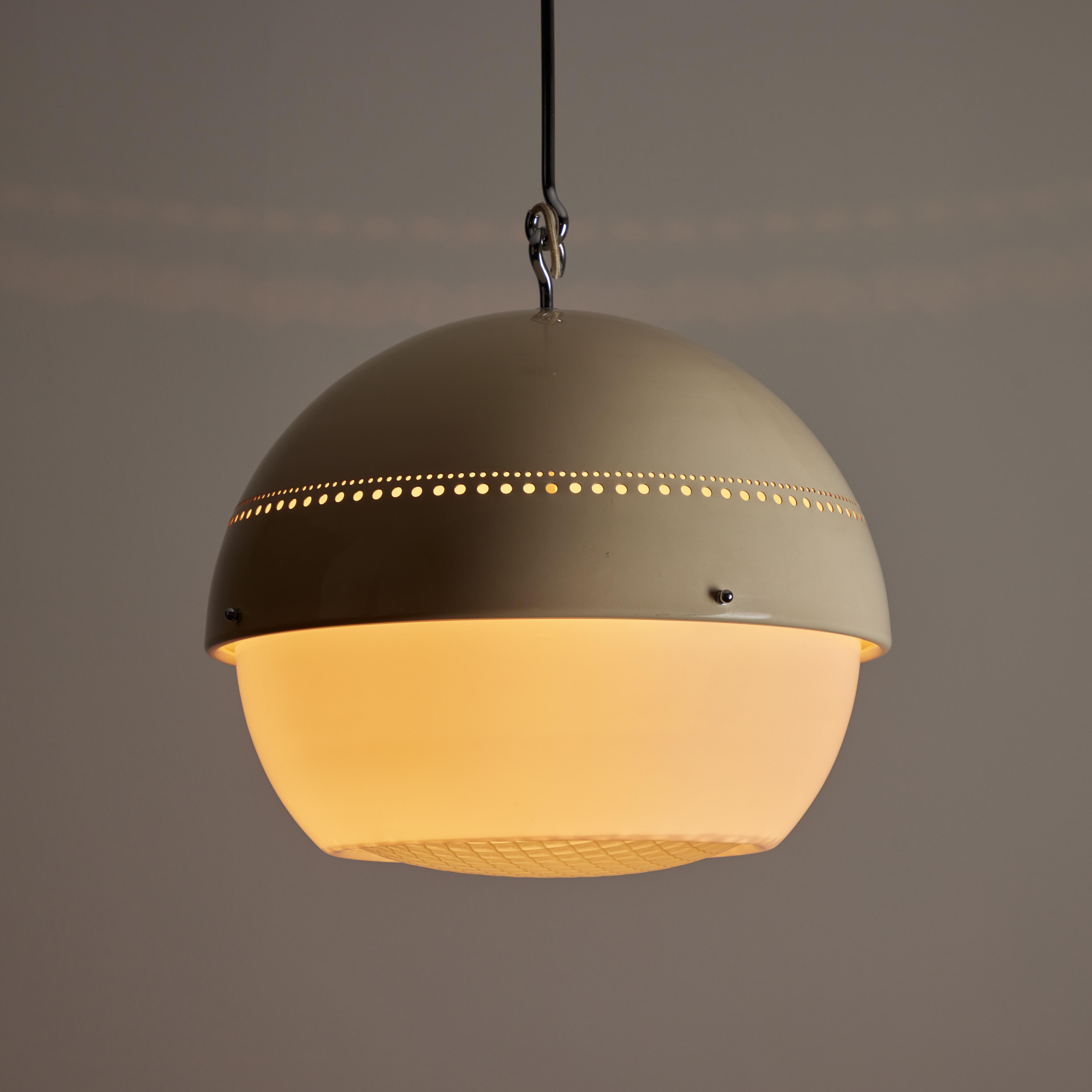 Model 2048 Ceiling Light by Sergio Asti and Gino Sarfatti for Arteluce In Good Condition In Los Angeles, CA