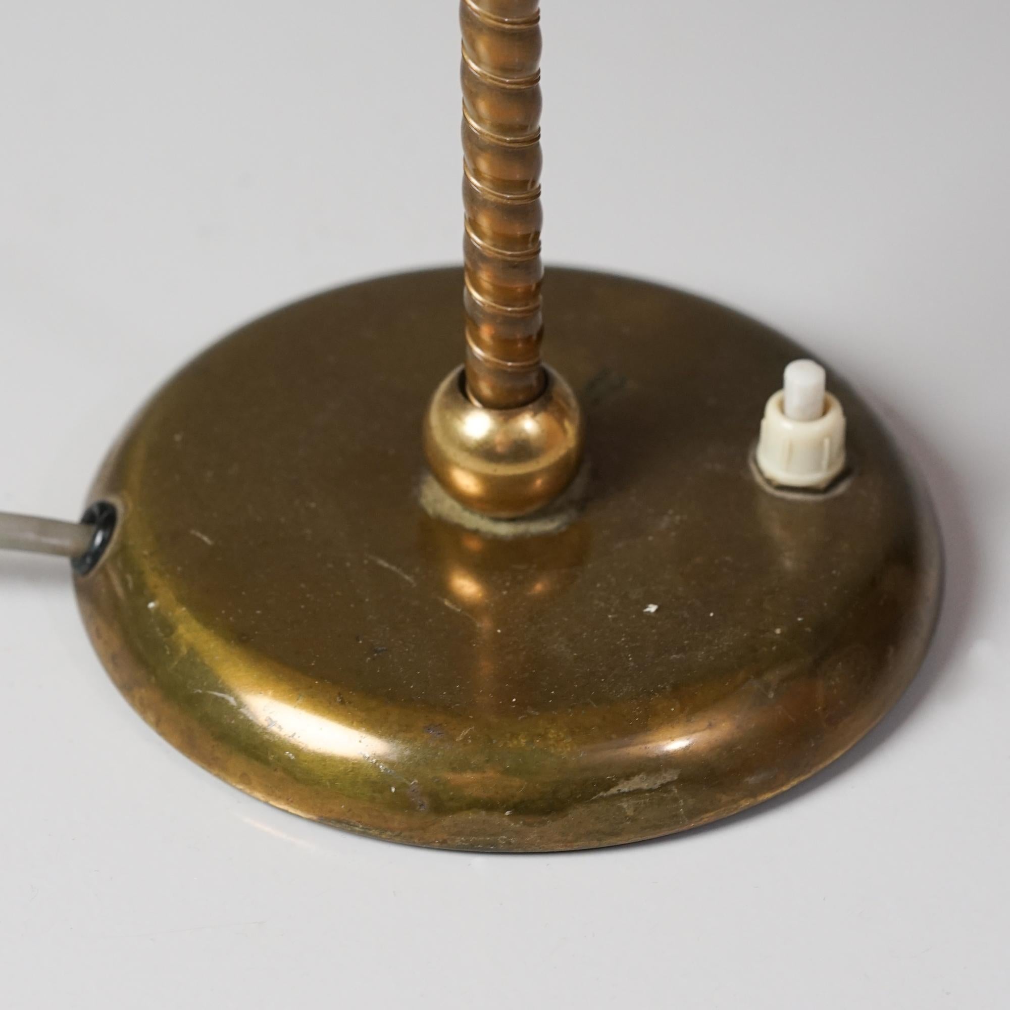 Lámpara de mesa Model 2059, Lisa Johansson-Pape, Orno Oy, años 50 en Bueno estado para la venta en Helsinki, Uusimaa