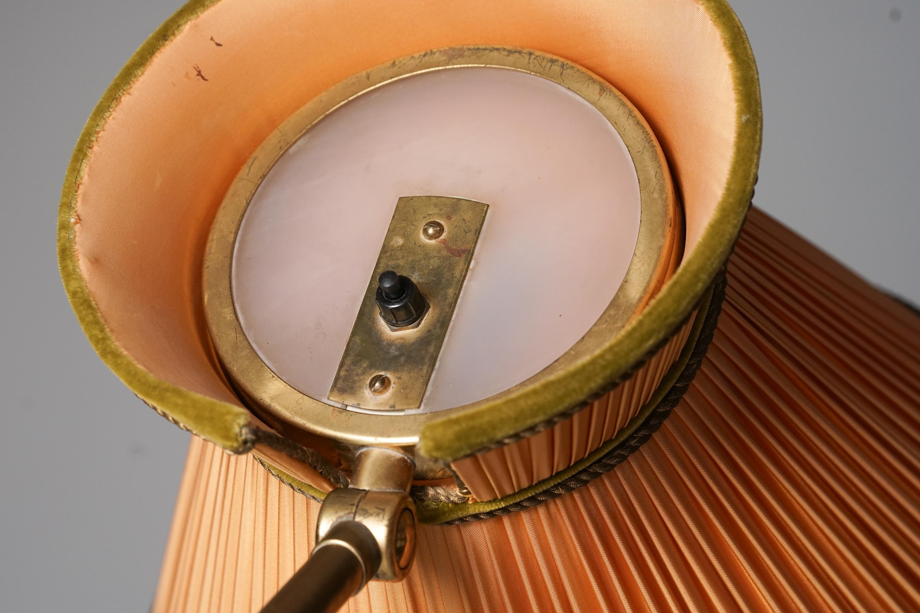 Model 2063 Floor Lamp, Lisa Johansson-Pape, Orno Oy, 1940/1950s In Good Condition For Sale In Helsinki, Uusimaa