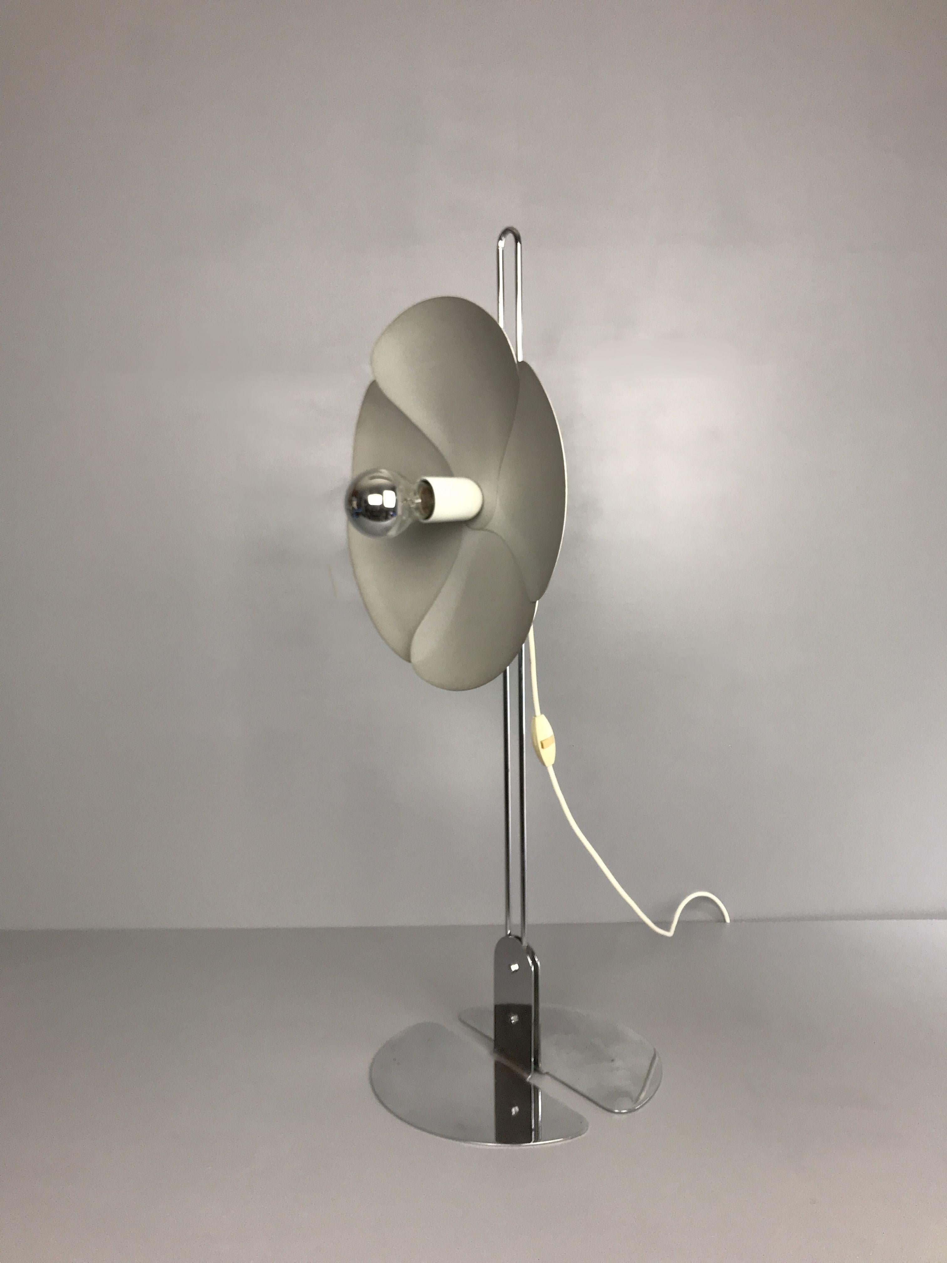 French Model 2093-80, Olivier Mourgue 1968 Standing/Table 'Flower' Lamp For Sale