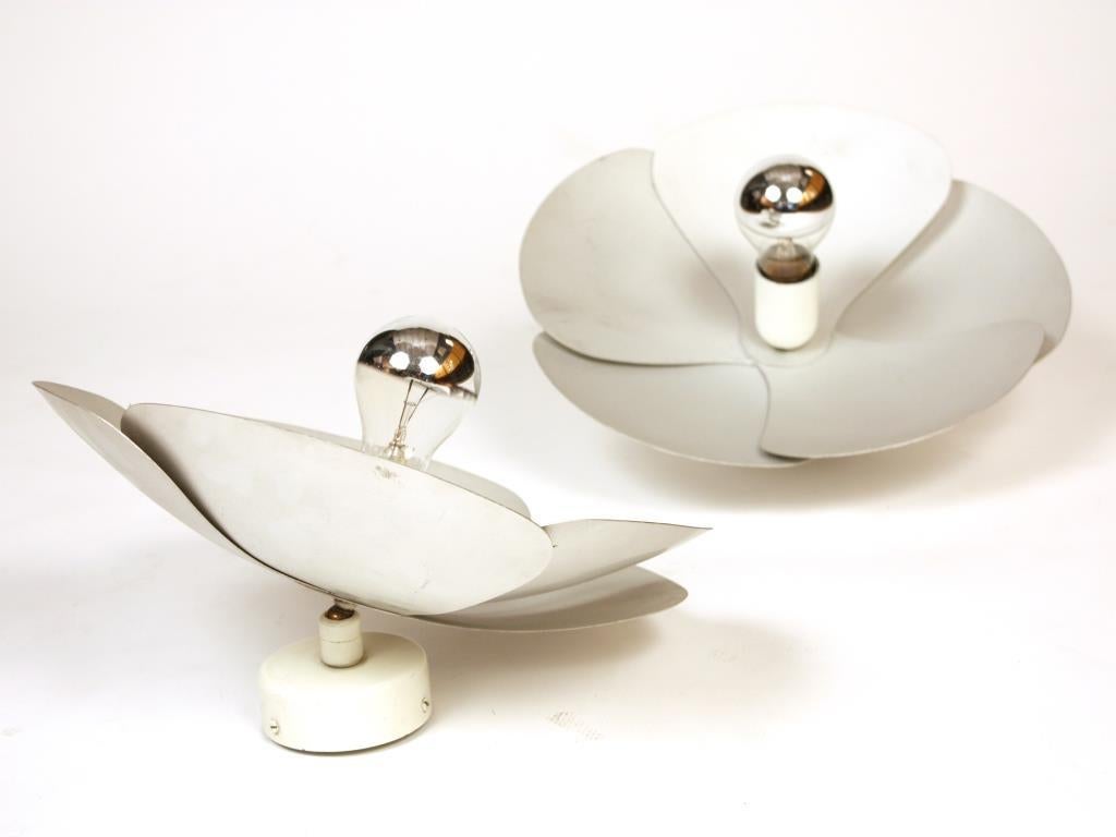 Model 2093-A Olivier Mourgue 'Flower' Wall Applique  Sconce.   Available Now  In Excellent Condition For Sale In London, GB