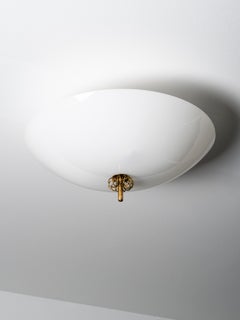 Empotrable de cristal opalino y latón Model 2093 de Paavo Tynell, Idman, Finlandia