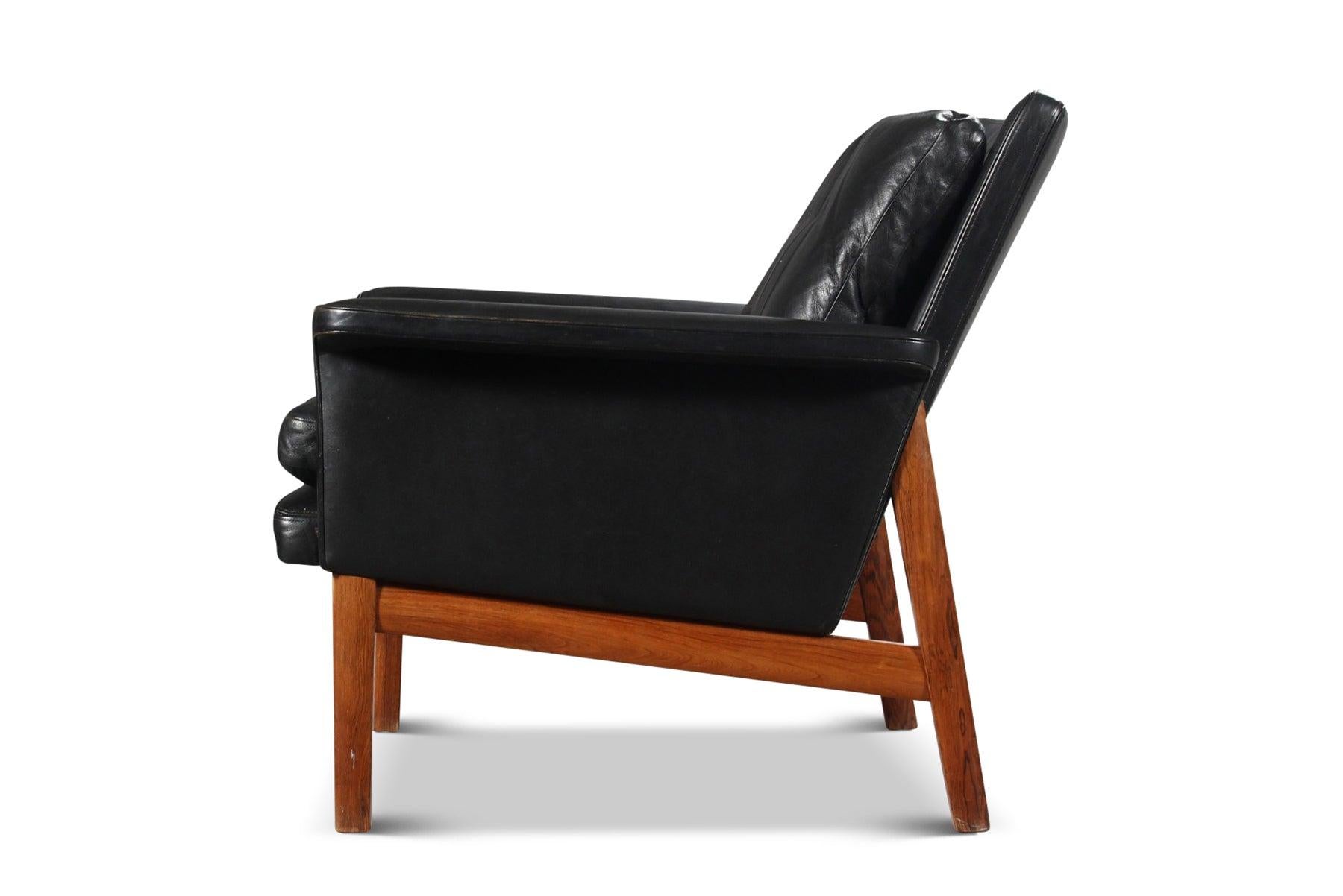 Origin: Denmark
Designer: Finn Juhl
Manufacturer: France + Søn
Era: 1960s
Materials: Rosewood, leather
Measurements: Inquire for dimensions

Condition: In excellent original condition.