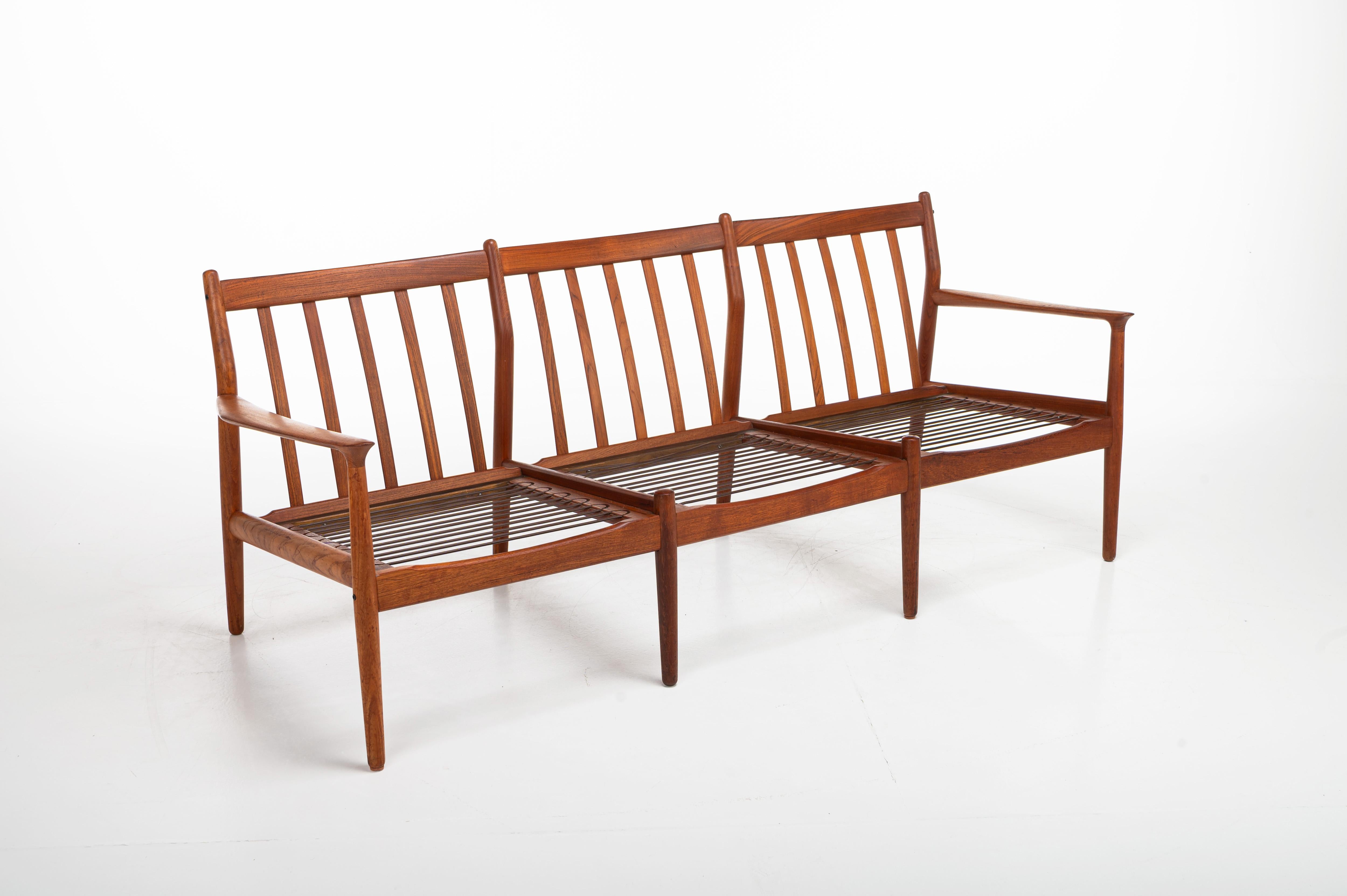 Sofa Modell 218 von Grete Jalk für Glostrup Mobelfabrik im Zustand „Gut“ im Angebot in Ranst, VAN