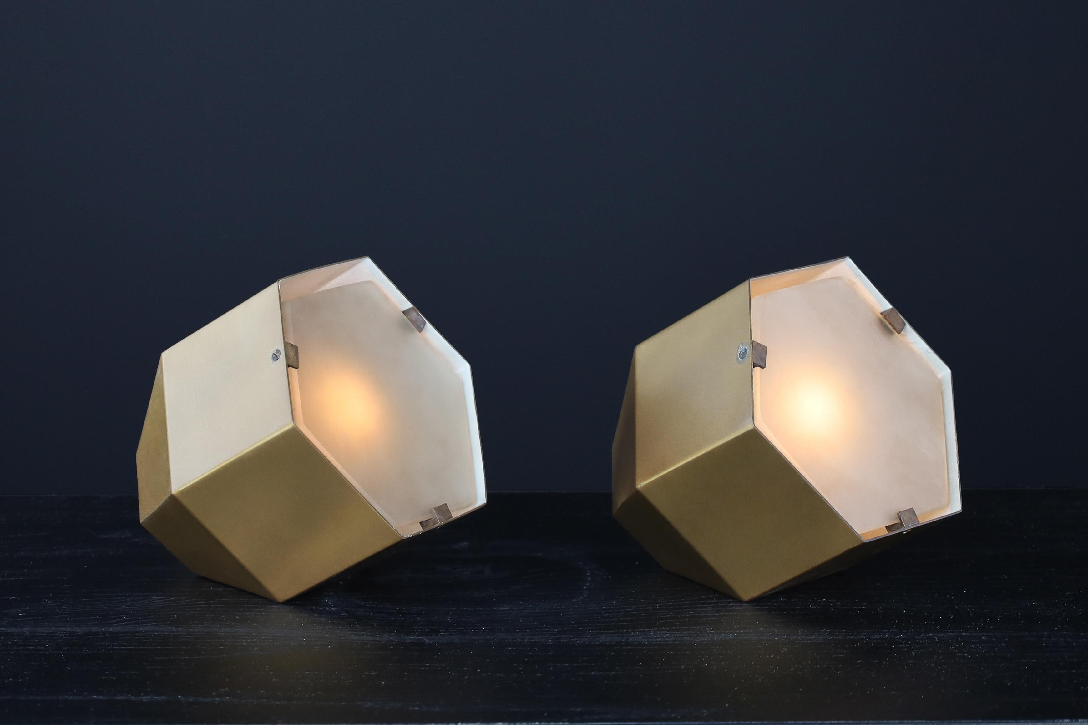 Lampes de bureau modèle 2202 en laiton et verre cristal de Max Ingrand pour Fontana Arte Bon état - En vente à Almelo, NL