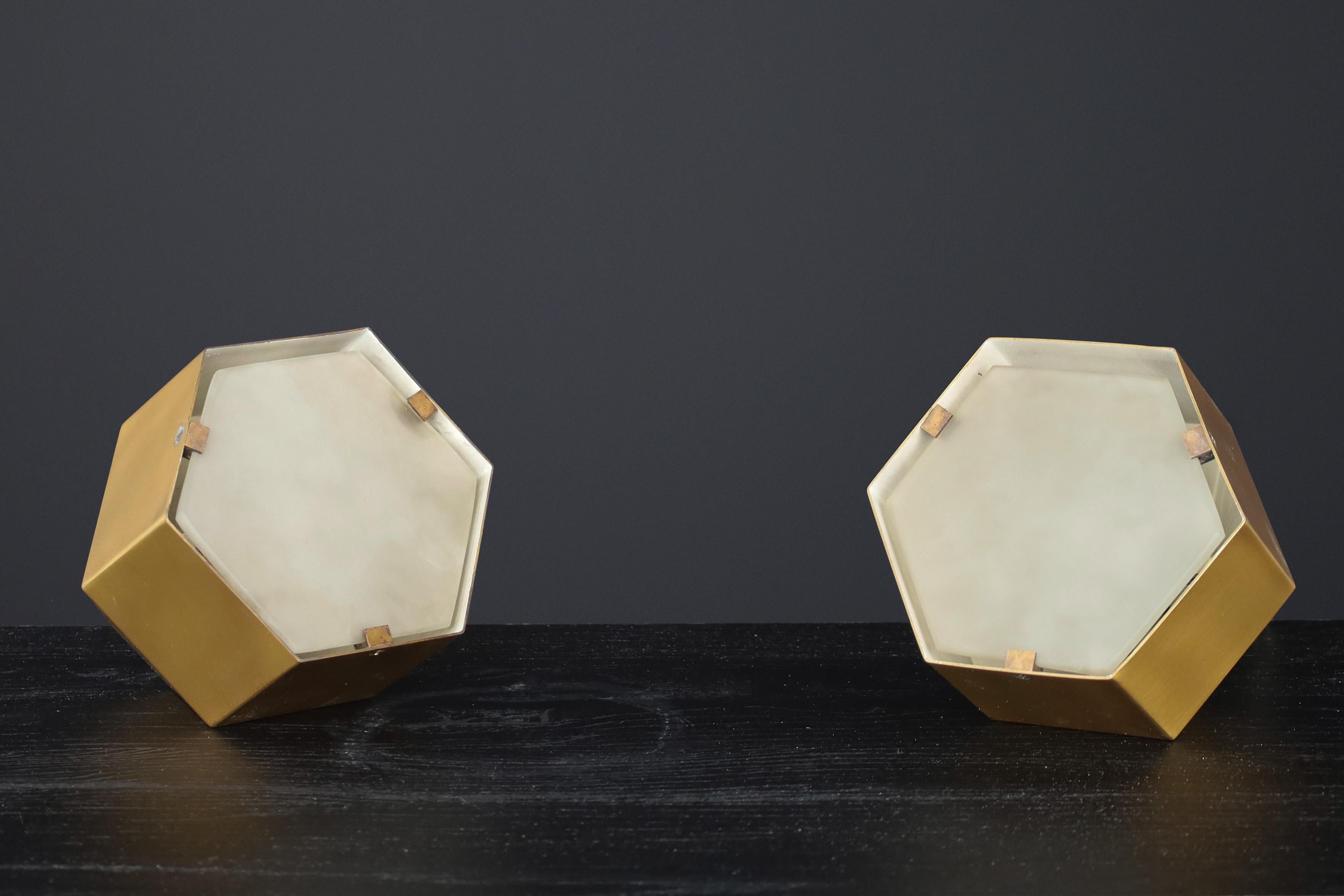 Lampes de bureau modèle 2202 en laiton et verre cristal de Max Ingrand pour Fontana Arte en vente 3
