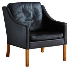 Modell #2207" Sessel aus schwarzem Leder, zugeschrieben Børge Mogensen