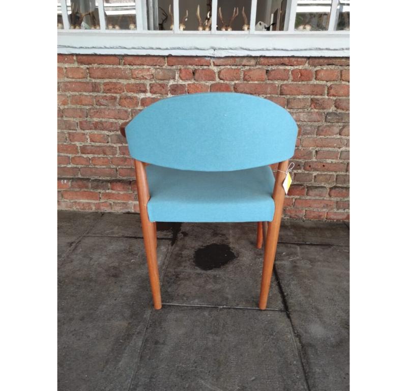 Model 223 Chair, Kurt Olsen for Slagelse Møbelværk, 1960

Additional information:
Country of Manufacture – Denmark
Design Period – 1960
Production Period – 1960
Style – Midcentury / Danish Design
Designer – Kurt Olsen
Model – 223
Producer – Slagelse