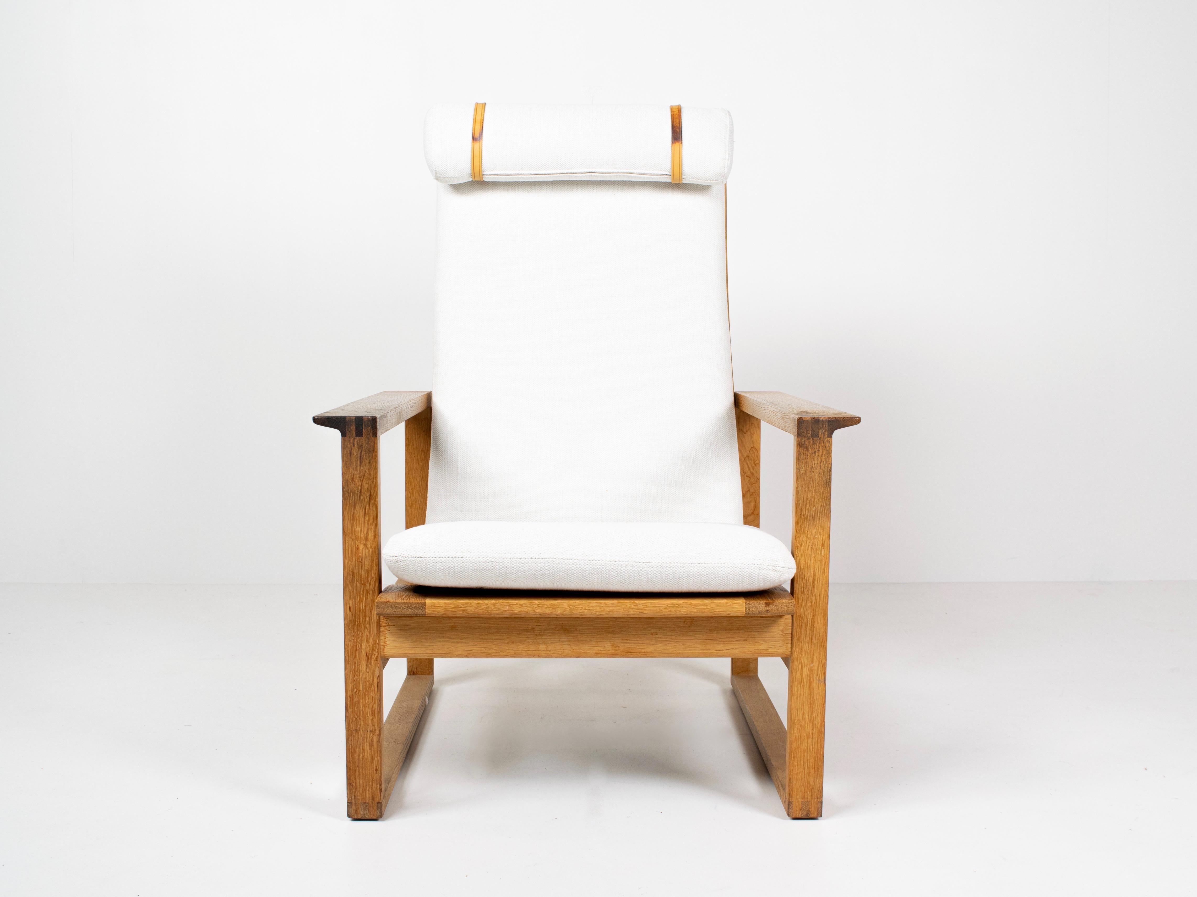 Danish Model 2254 Lounge Chair by Børge Mogensen for Fredericia Stolefabrik, 1960s For Sale