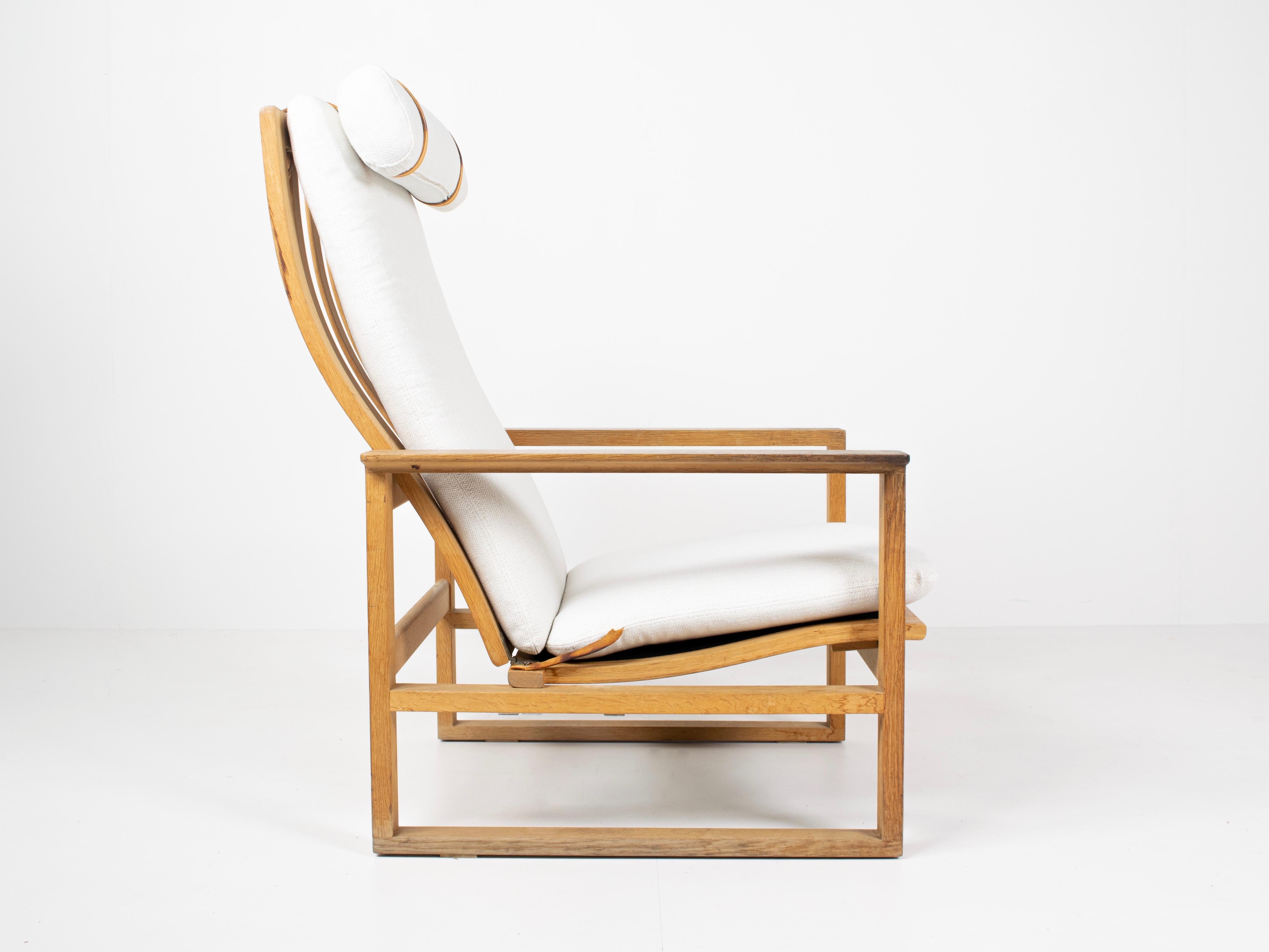 Mid-20th Century Model 2254 Lounge Chair by Børge Mogensen for Fredericia Stolefabrik, 1960s For Sale
