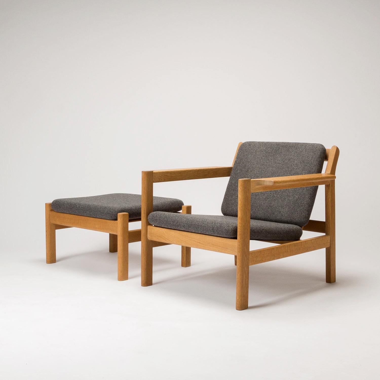 Mid-Century Modern Model 227 Armchair & 228 Footstool by Børge Mogensen for Fredericia, Denmark For Sale