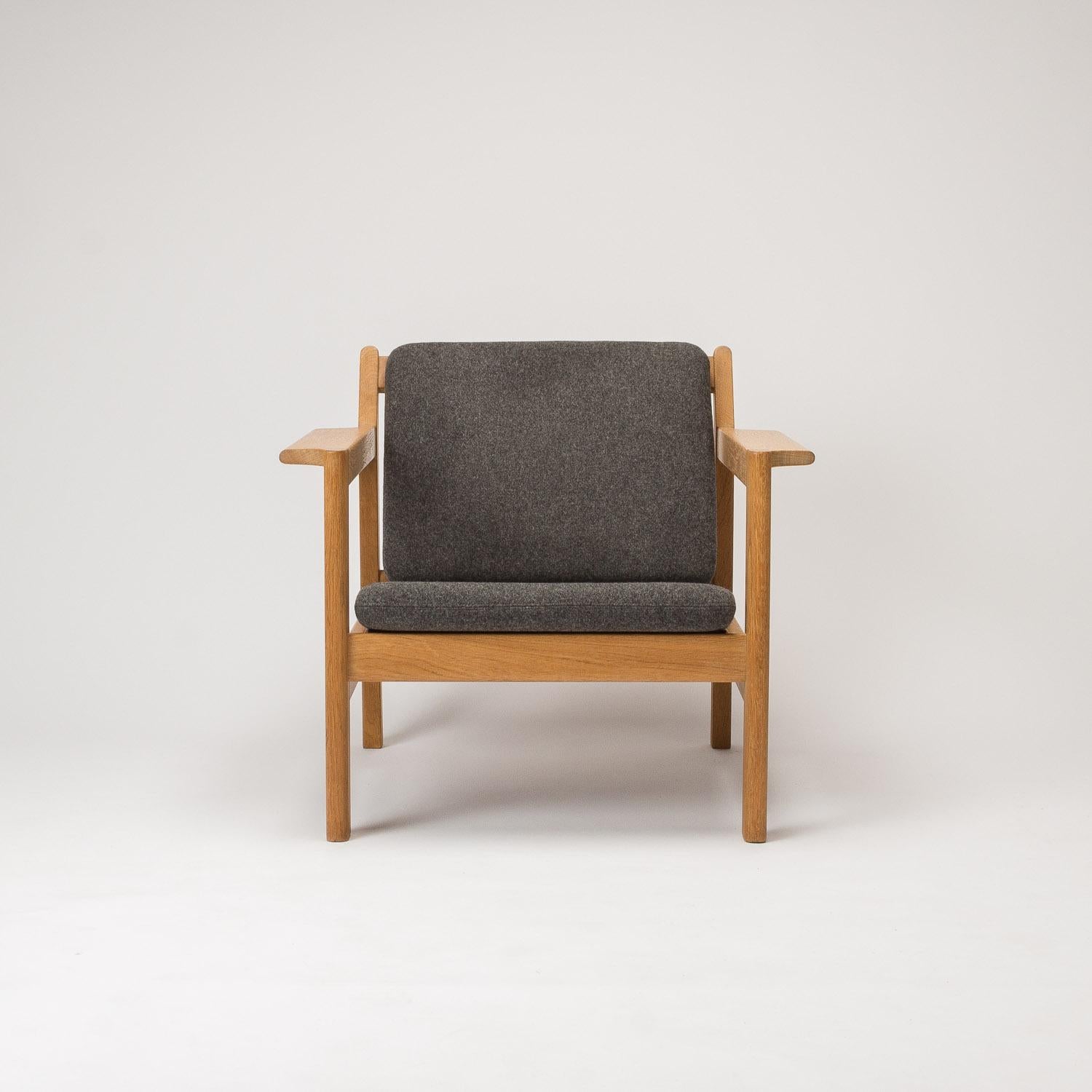 Model 227 Armchair & 228 Footstool by Børge Mogensen for Fredericia, Denmark In Good Condition For Sale In Berkhamsted, GB