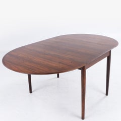 Model 227 - Mesa de comedor de palisandro de Arne Vodder