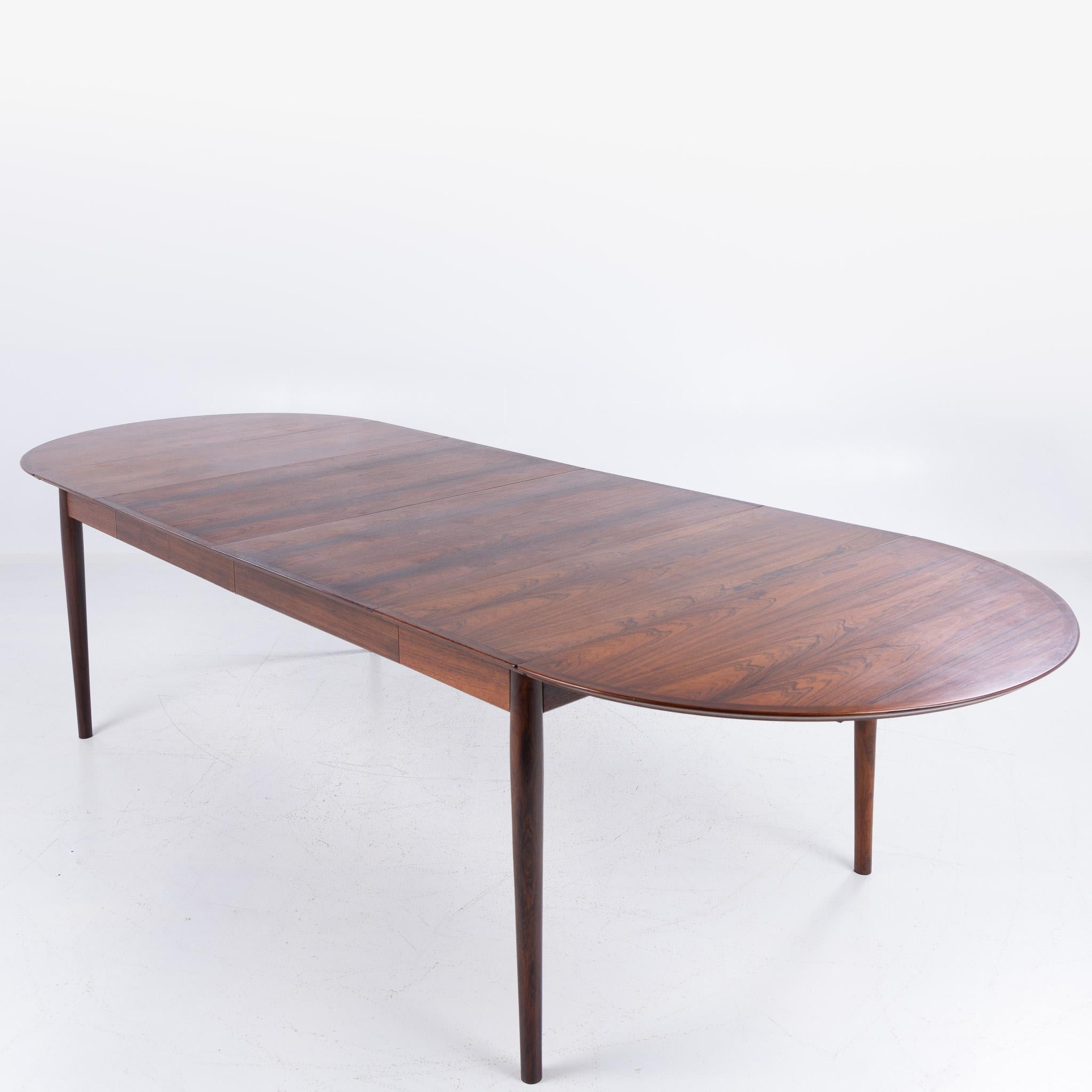 20ième siècle Table de salle à manger modèle 227 en bois de rose d'Arne Vodder en vente