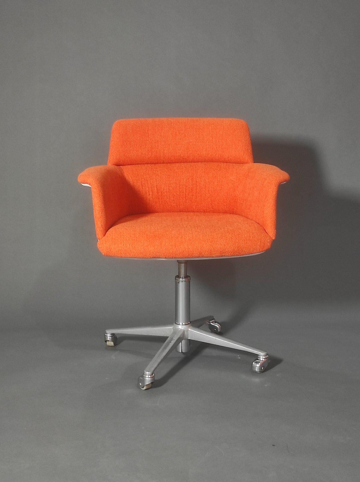 German Model 250 Space Age Ofice Chair By Georg Leowald for Vilkhahn 1960s For Sale