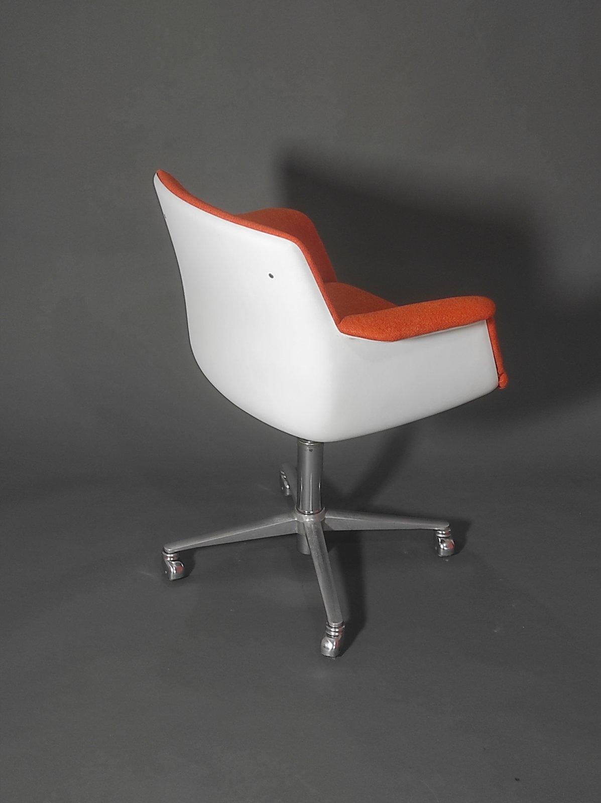Mid-20th Century Model 250 Space Age Ofice Chair By Georg Leowald for Vilkhahn 1960s For Sale