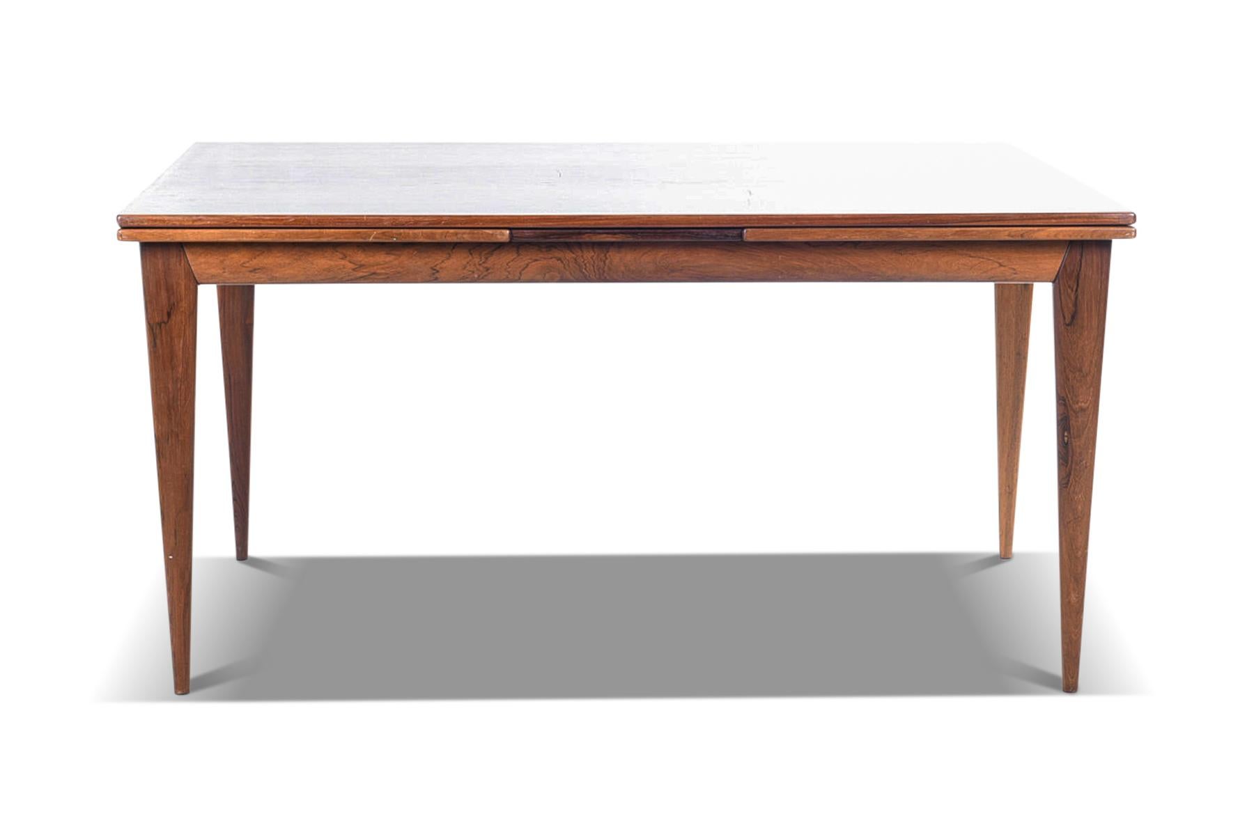 Model 254 Rosewood Draw Leaf Dining Table by N.O. Møller In Excellent Condition In Berkeley, CA