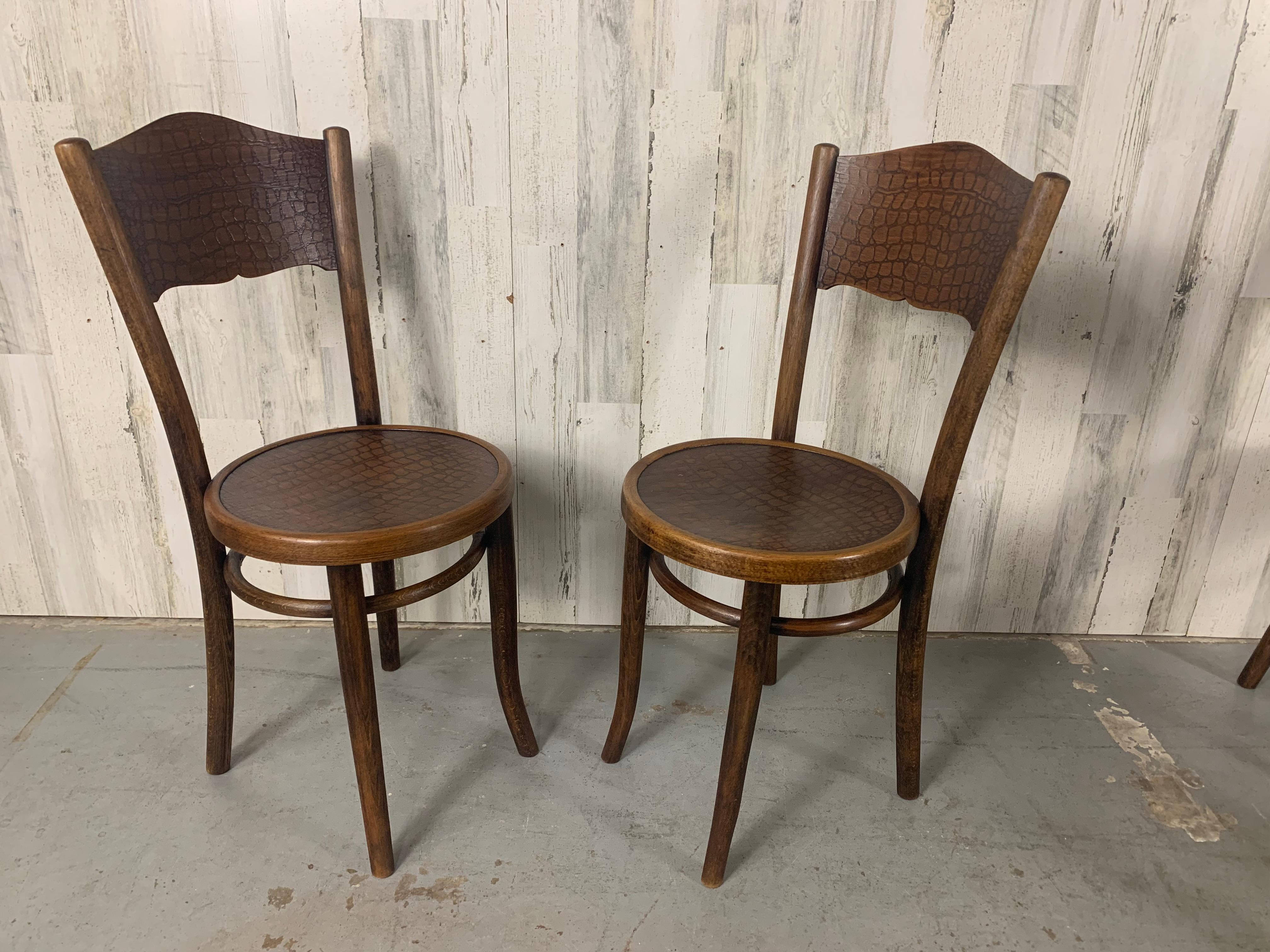 Modell 255 Thonet Bugholzstühle „Crocodile“ Muster-Set aus 6 Stühlen im Angebot 2