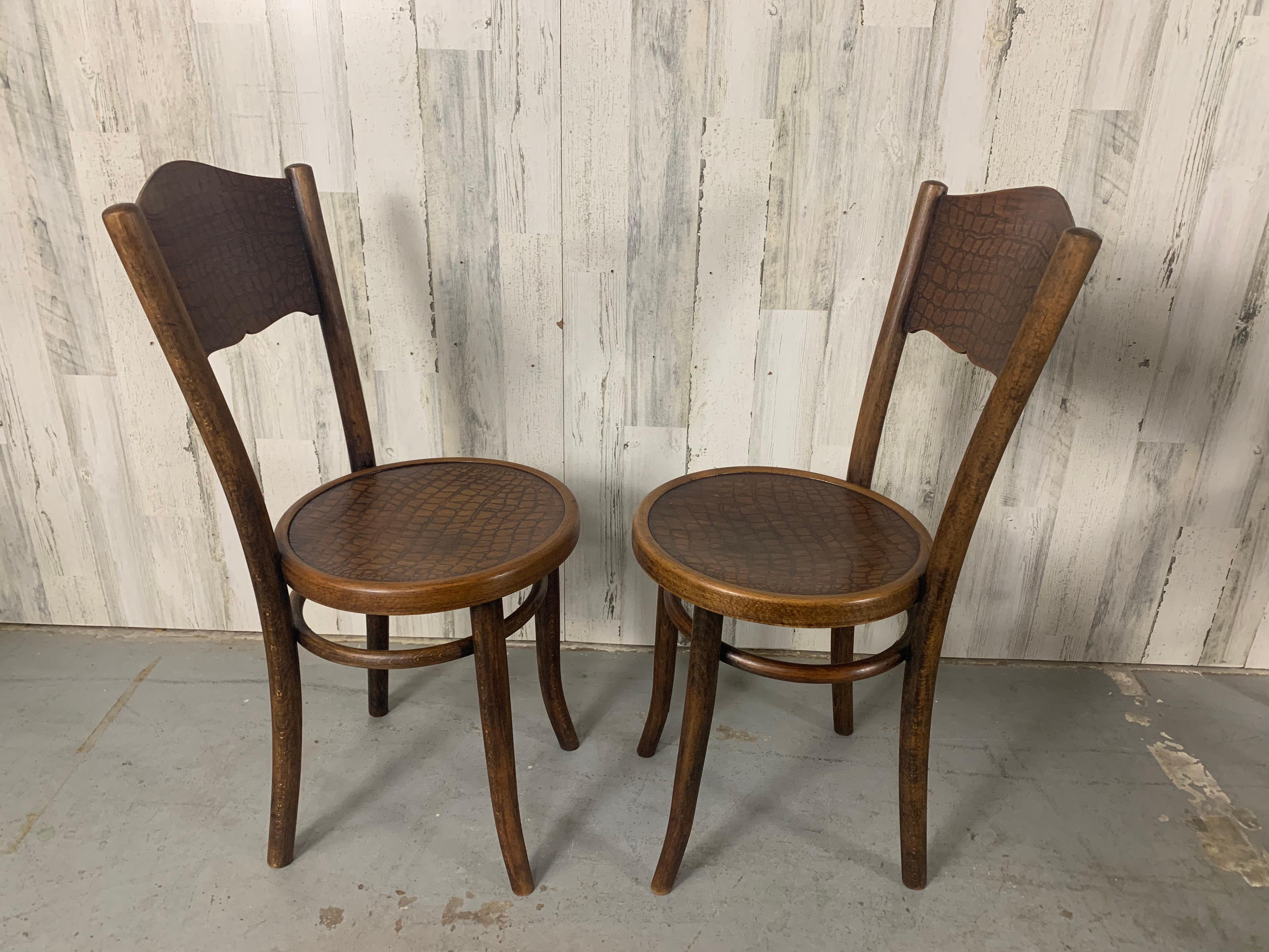 Modell 255 Thonet Bugholzstühle „Crocodile“ Muster-Set aus 6 Stühlen im Angebot 3