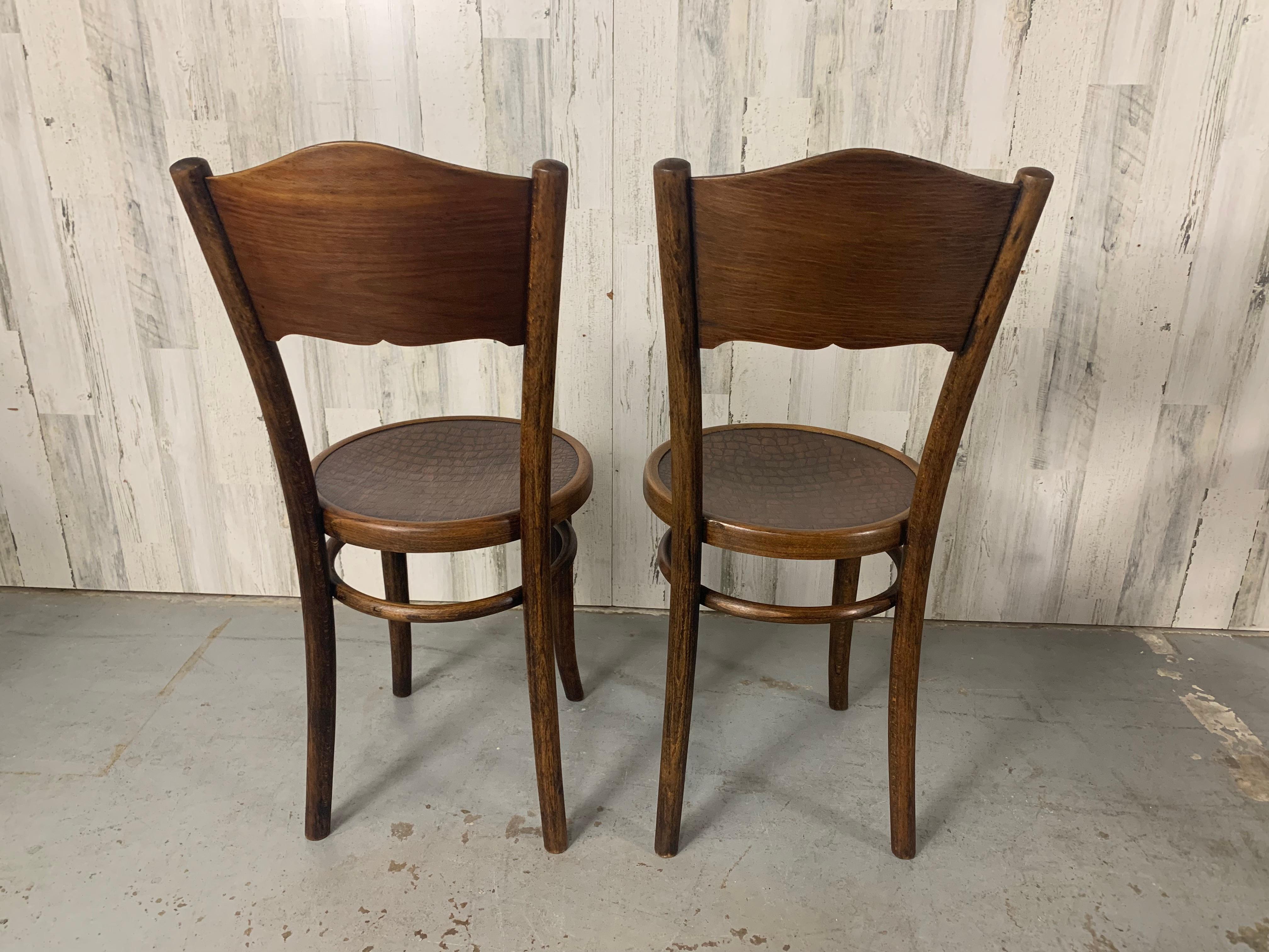 Modell 255 Thonet Bugholzstühle „Crocodile“ Muster-Set aus 6 Stühlen im Angebot 5