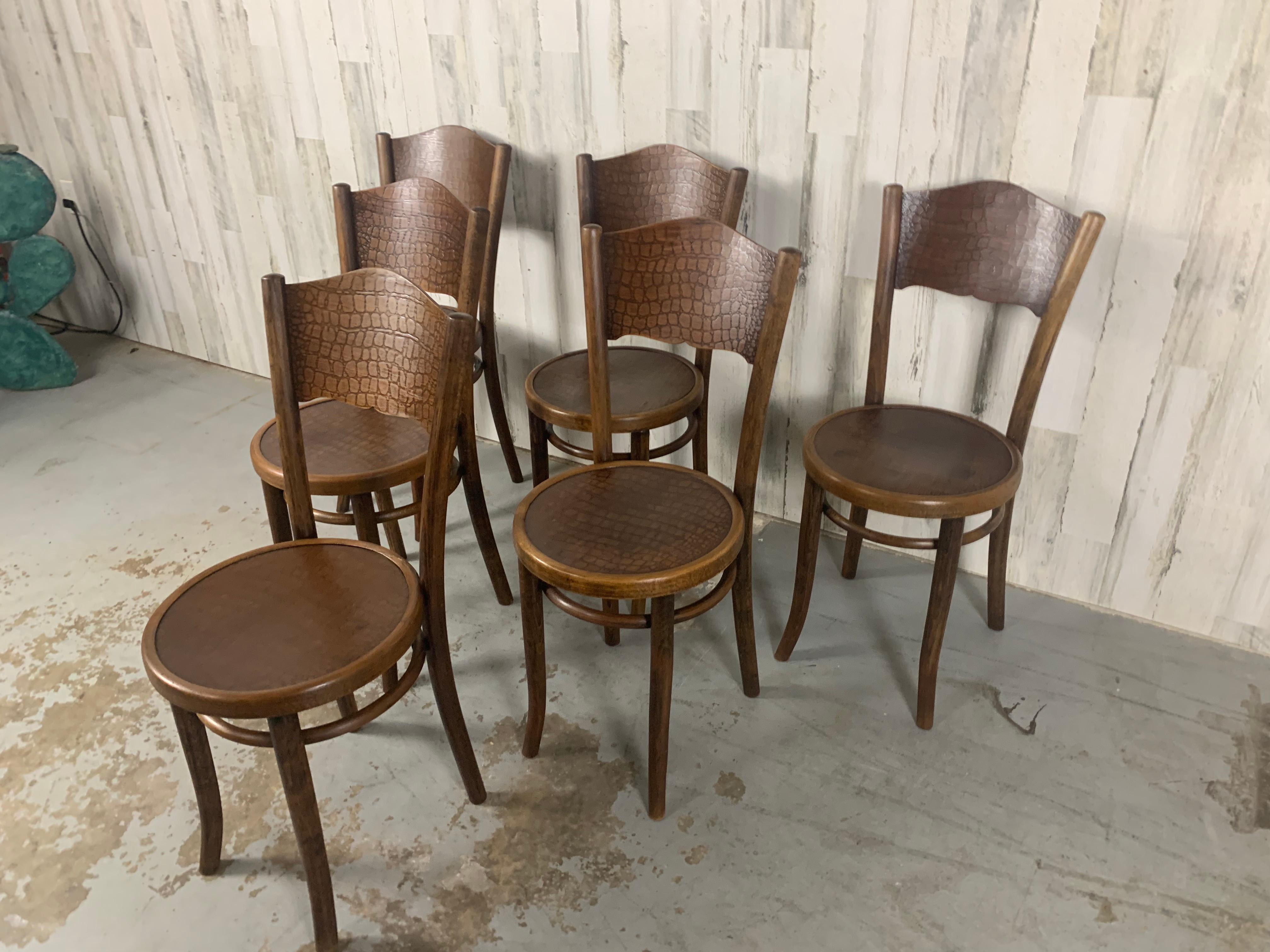 Modell 255 Thonet Bugholzstühle „Crocodile“ Muster-Set aus 6 Stühlen (Holz) im Angebot