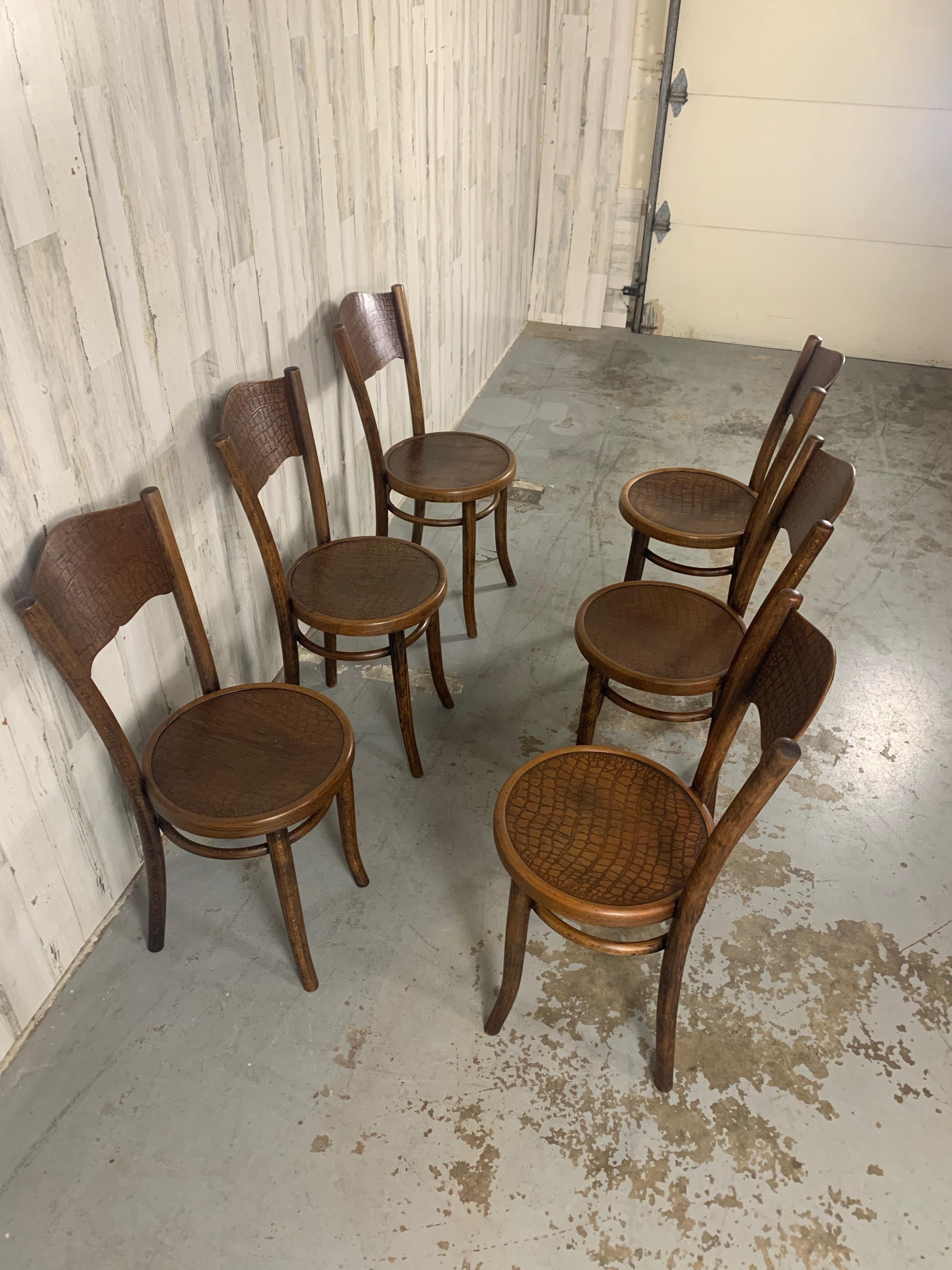 Modell 255 Thonet Bugholzstühle „Crocodile“ Muster-Set aus 6 Stühlen im Angebot 1